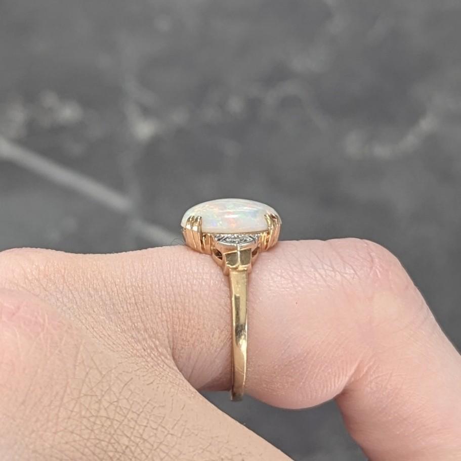 Helm & Hahn Co. Anello d'epoca Art Deco Opale Diamante Oro 14 Carati Tre Pietre in vendita 5