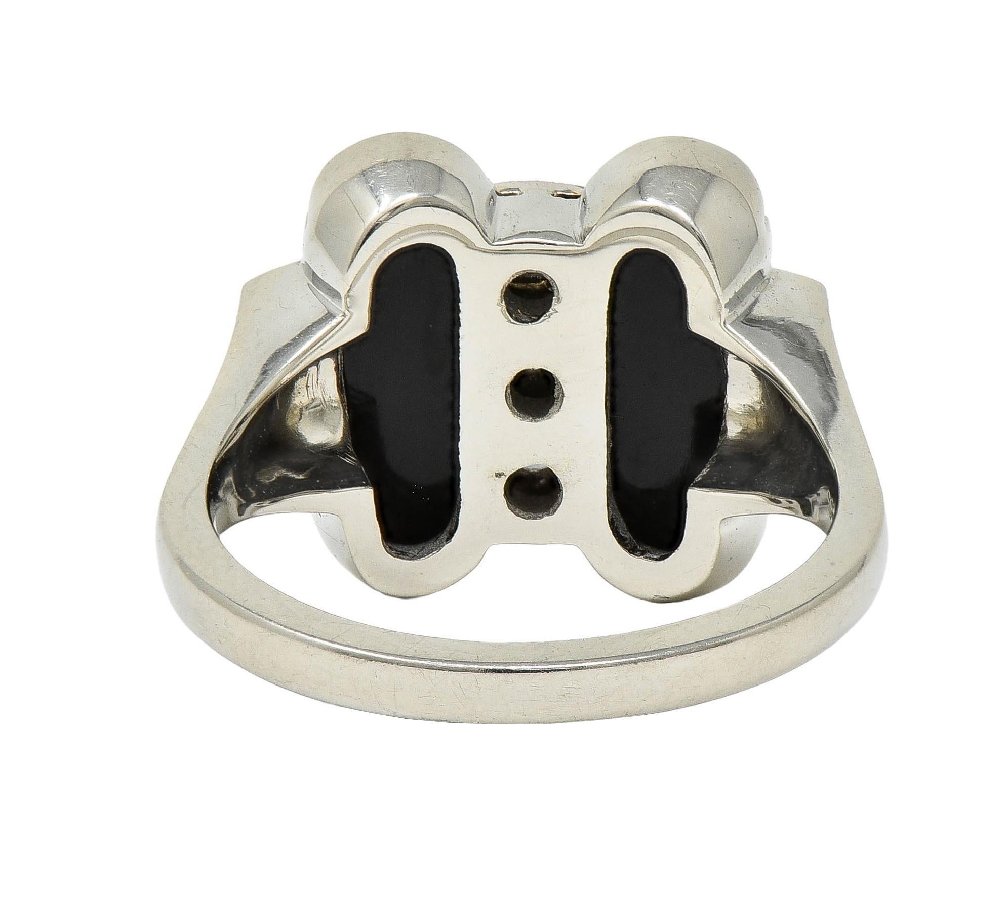da uomo o donna Helm & Hahn Co. Anello vintage di metà secolo con diamante e onice in oro bianco 18 carati in vendita