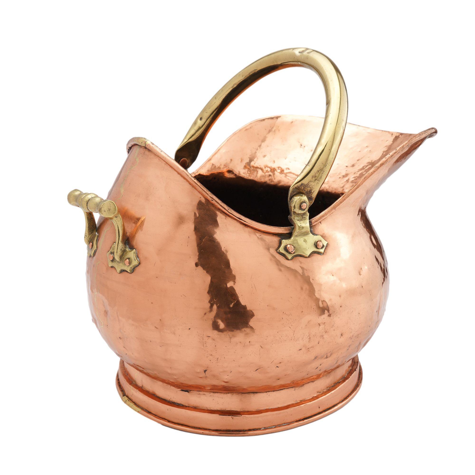 Helmet shaped copper coal hod on a circular footed base, 1800's For Sale 5