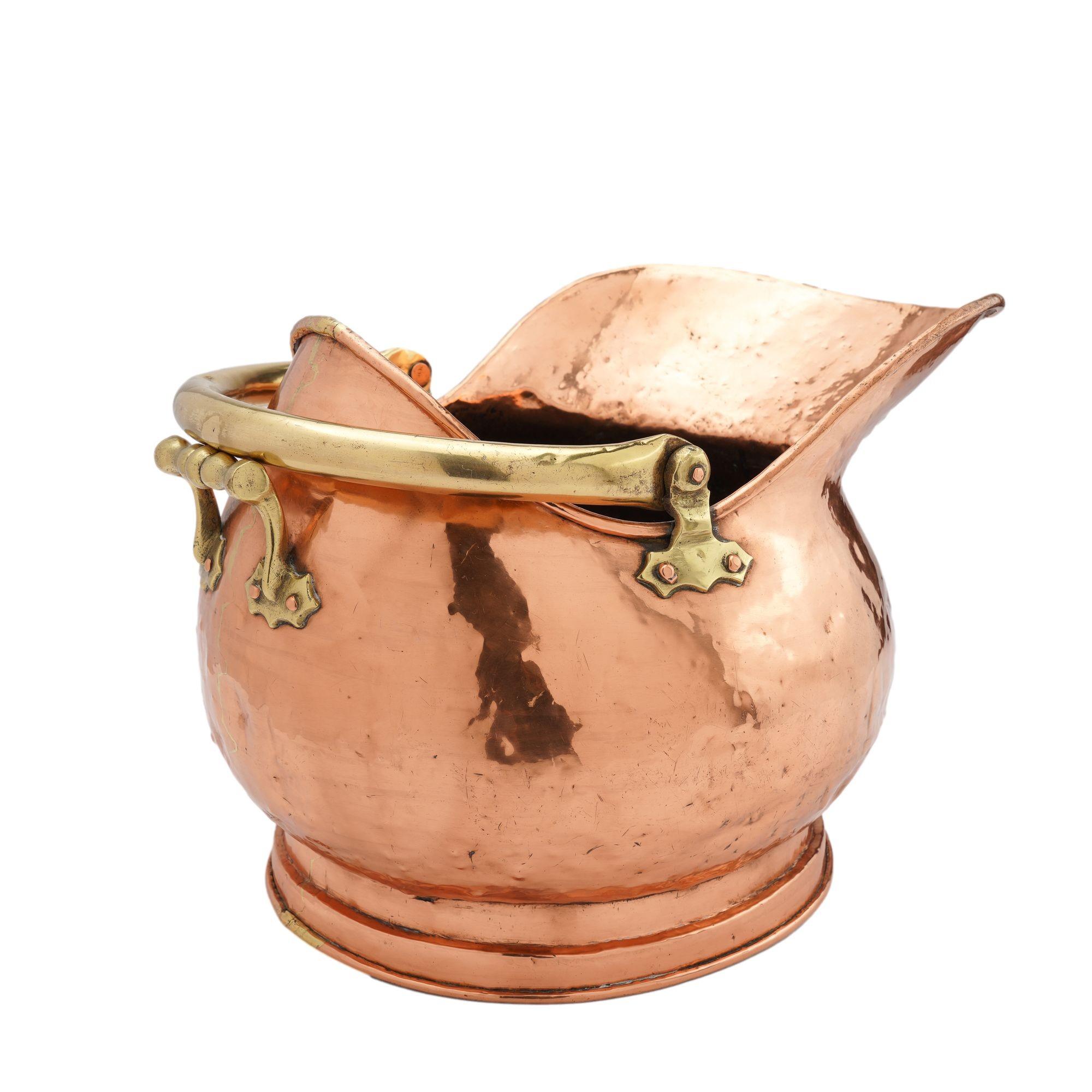 Helmet shaped copper coal hod on a circular footed base, 1800's For Sale 6