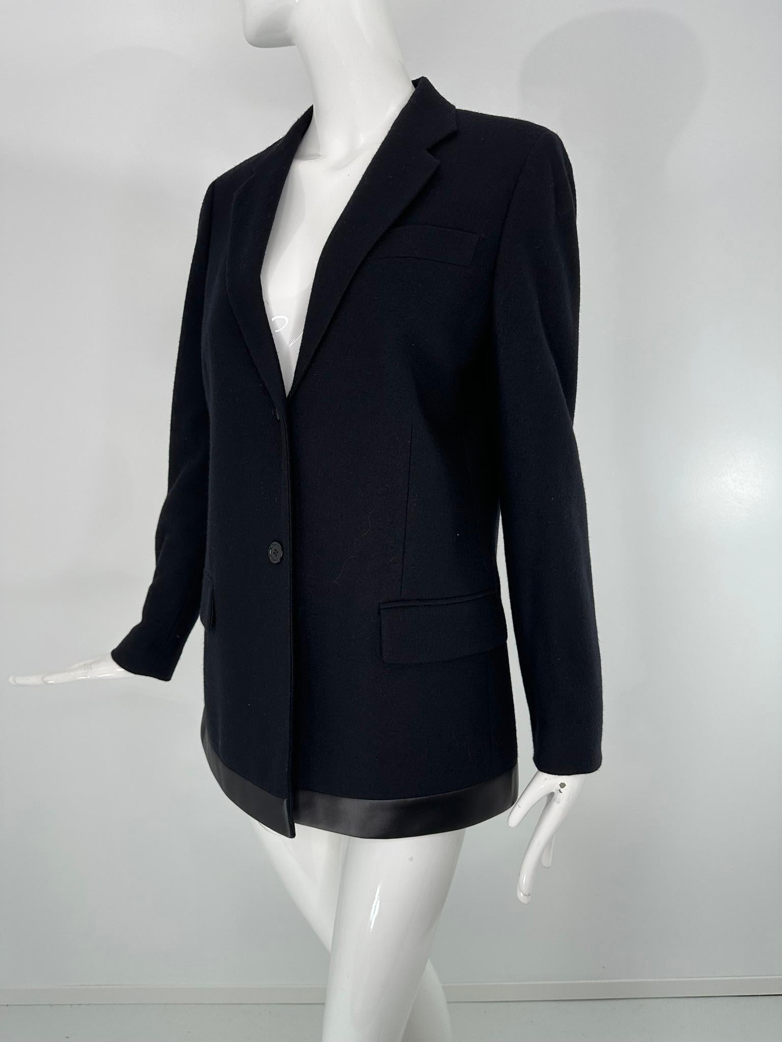 Nero Helmut Lang 1990s Black Label Giacca in lana nera con orlo in raso nero 44 in vendita