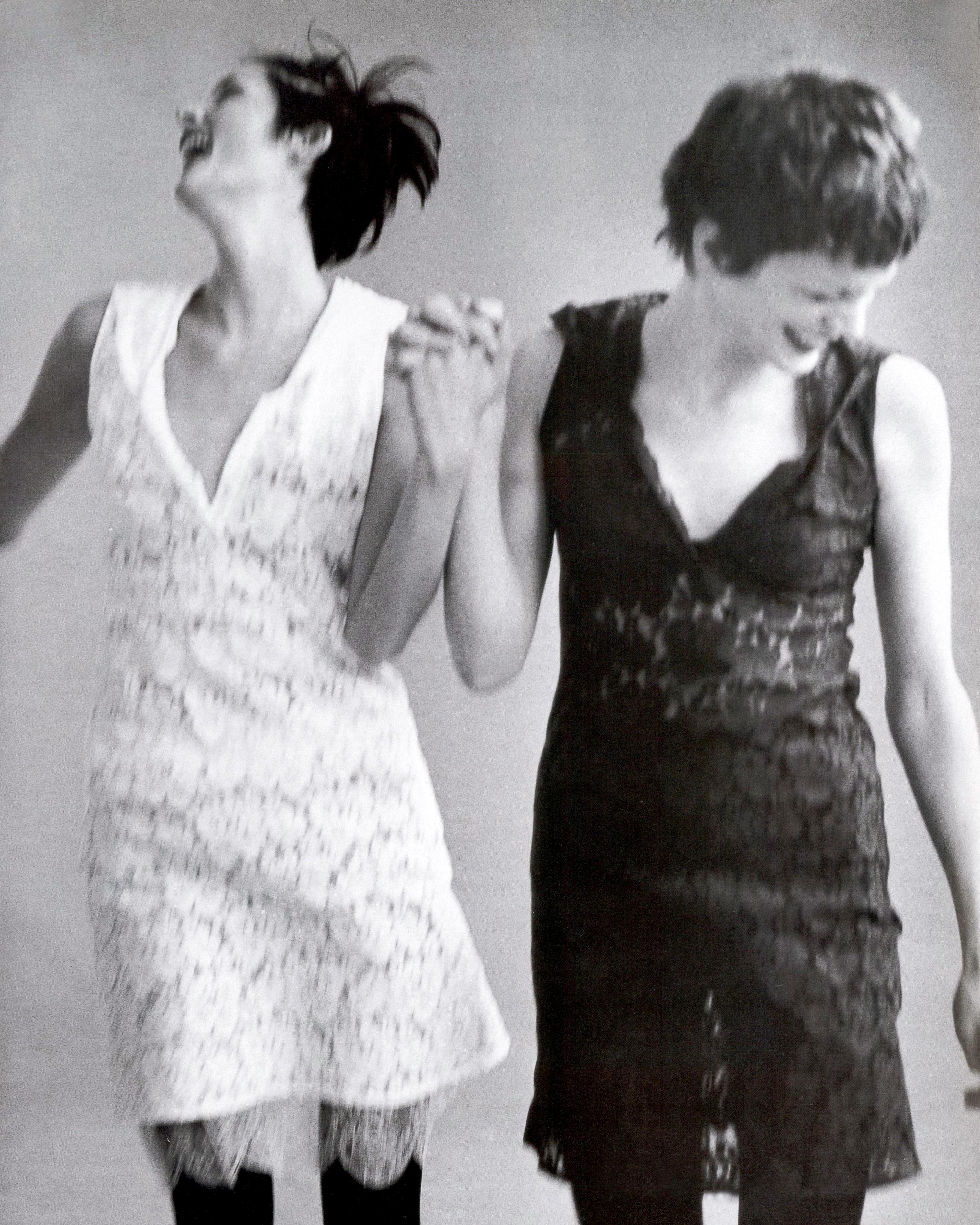 Helmut Lang, robe à capuche en dentelle noire, printemps-été 1996 Pour femmes en vente