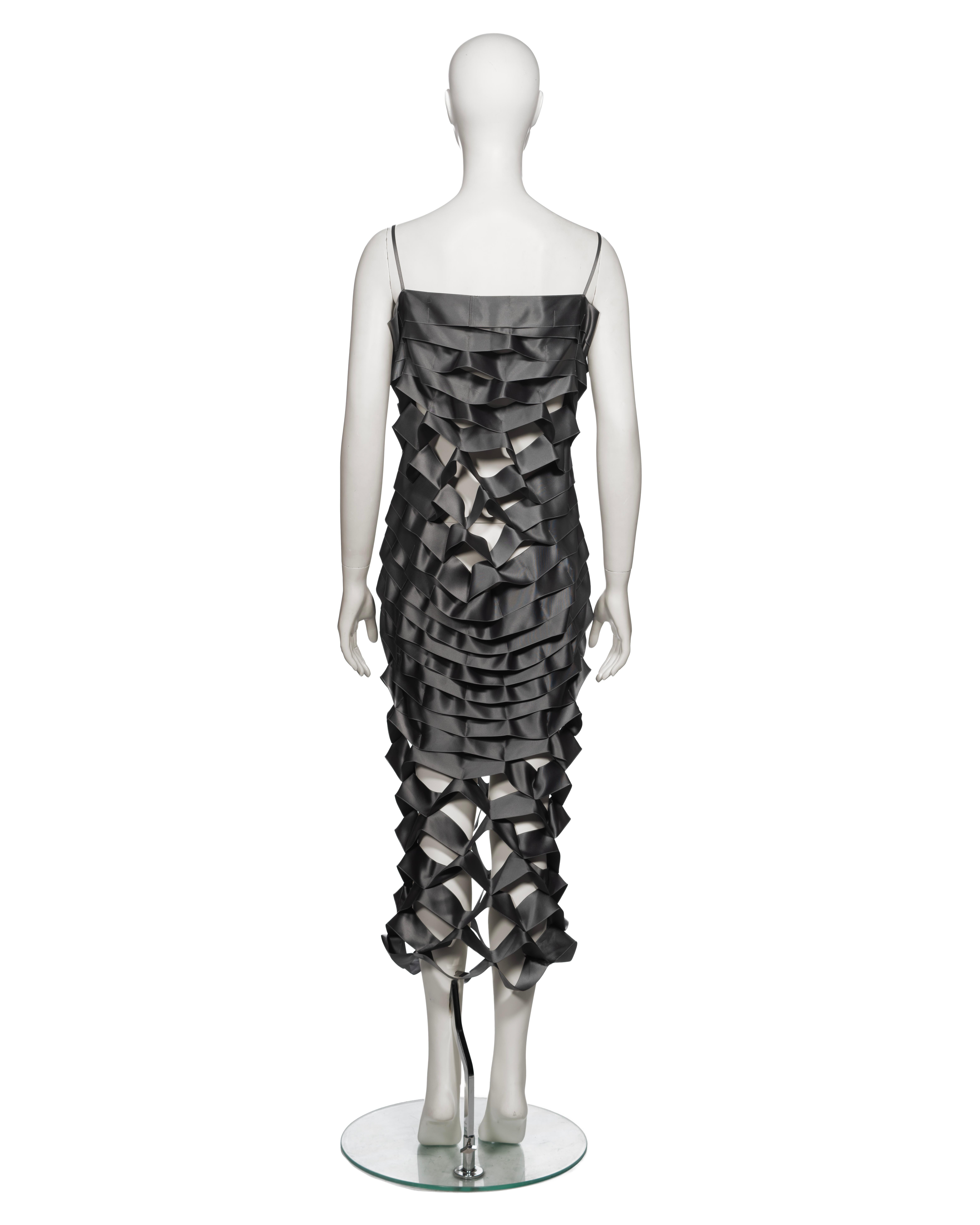 Helmut Lang Vestido con Lazo de Satén Gunmetal, ss 1998 en venta 8
