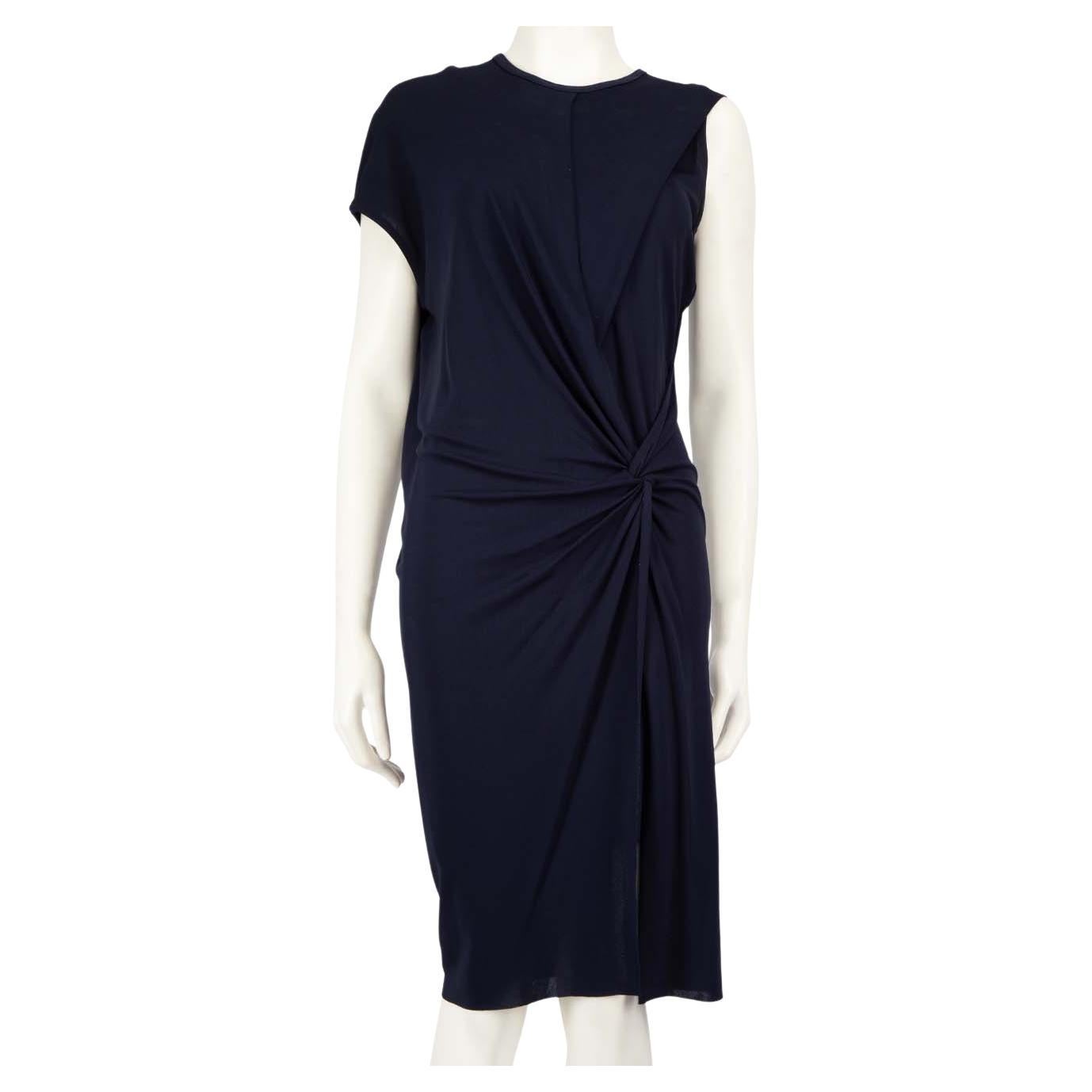 Helmut Lang Marineblaues gerafftes asymmetrisches knielanges Kleid in Knielänge Größe S im Angebot