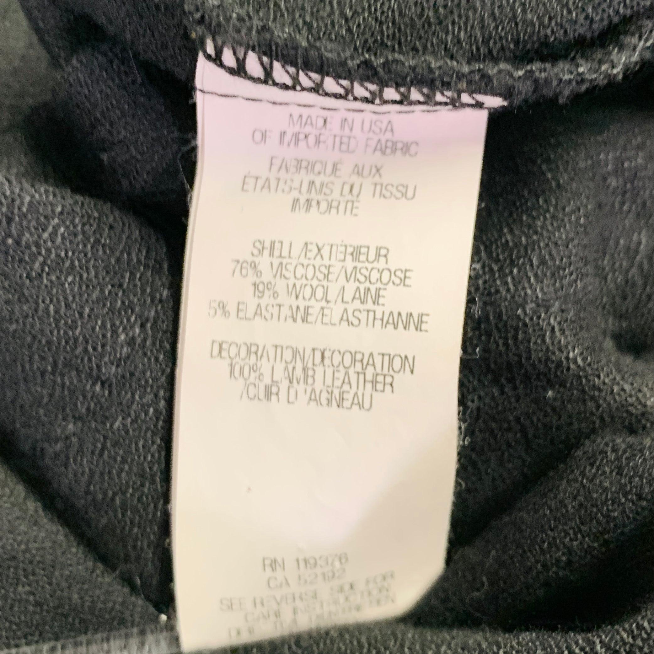 HELMUT LANG - Haut décontracté à col en V en viscose noire, taille S Pour femmes en vente