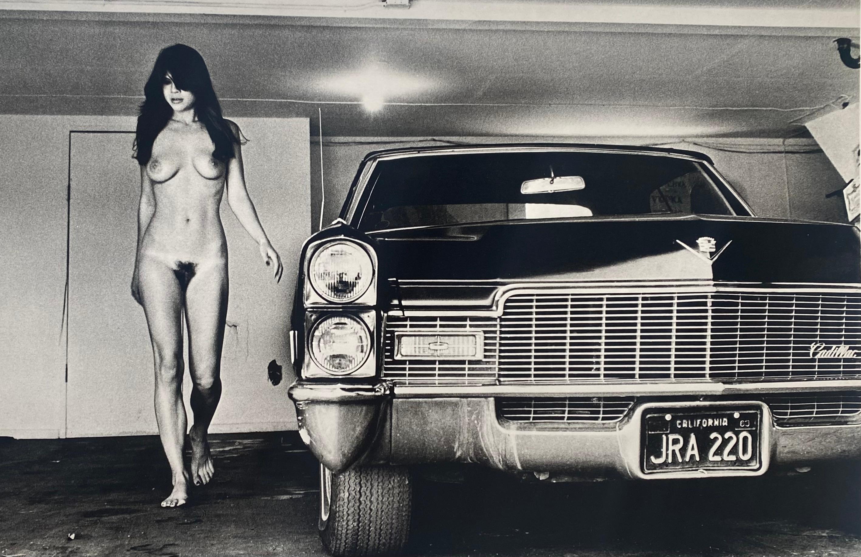 Helmut Newton - Hollywood 1976
Very nice photo-lithograph by Helmut Newton
From the rare portfolio of 1980
Titled on the back
Size : 41 x 28 cm
Signed by the artist in pencil
Perfect condition 
Price : 890€ for the book.