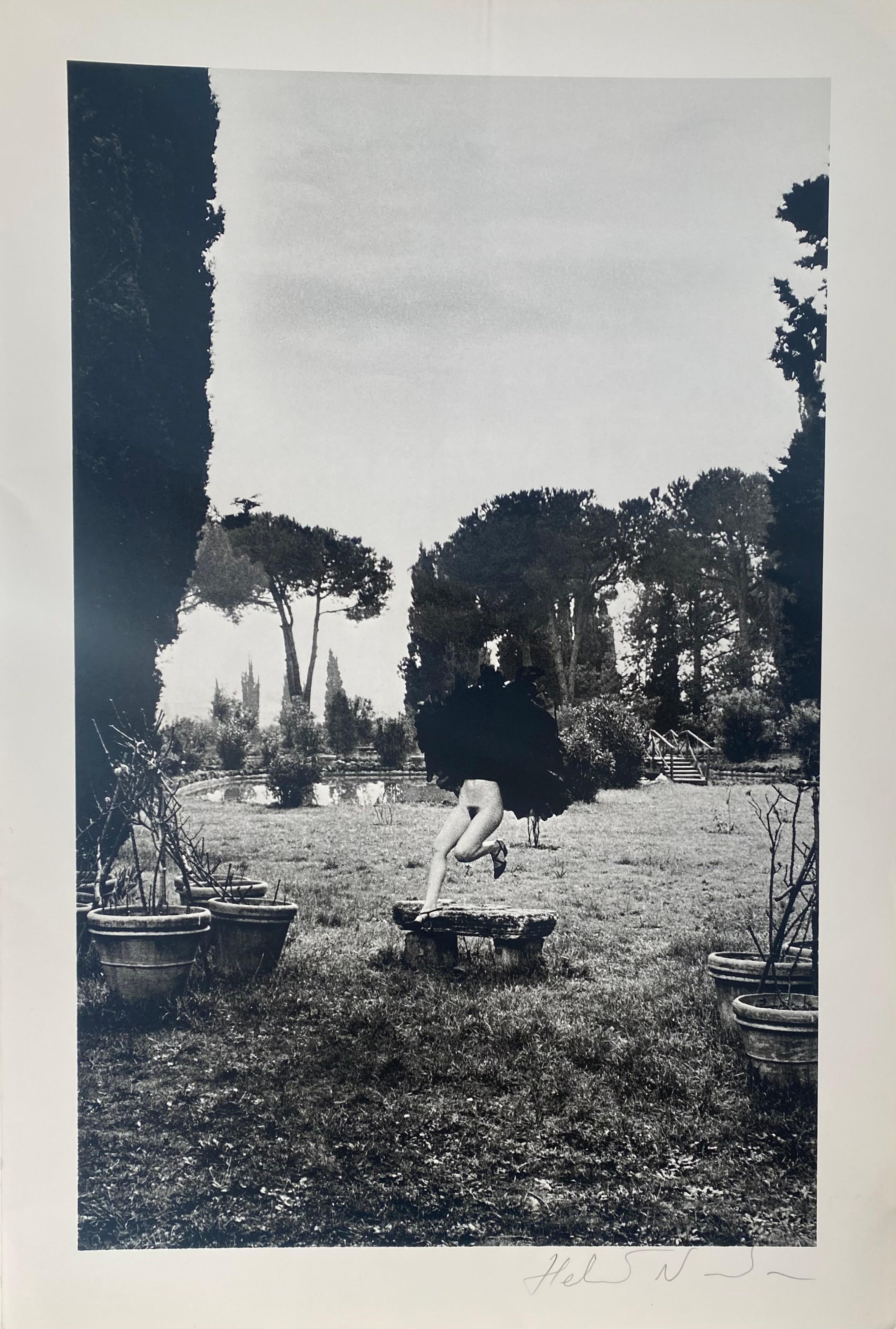 Helmut Newton - In a garden near Rome 1977
Very nice photo-lithograph by Helmut Newton
From the rare portfolio of 1980
Titled on the back
Size : 41 x 28 cm
Signed by the artist in pencil
Perfect condition 
Price : 890€ for the book.