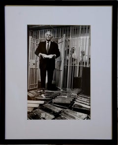 Control of Gold, Evelyn Rothschild, London