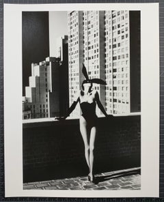 „Elsa Peretti, New York 1975“, Vintage-Silber-Gelatinedruck von Helmut Newton