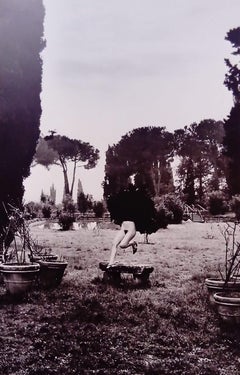 Helmut Newton - In a garden near Rome