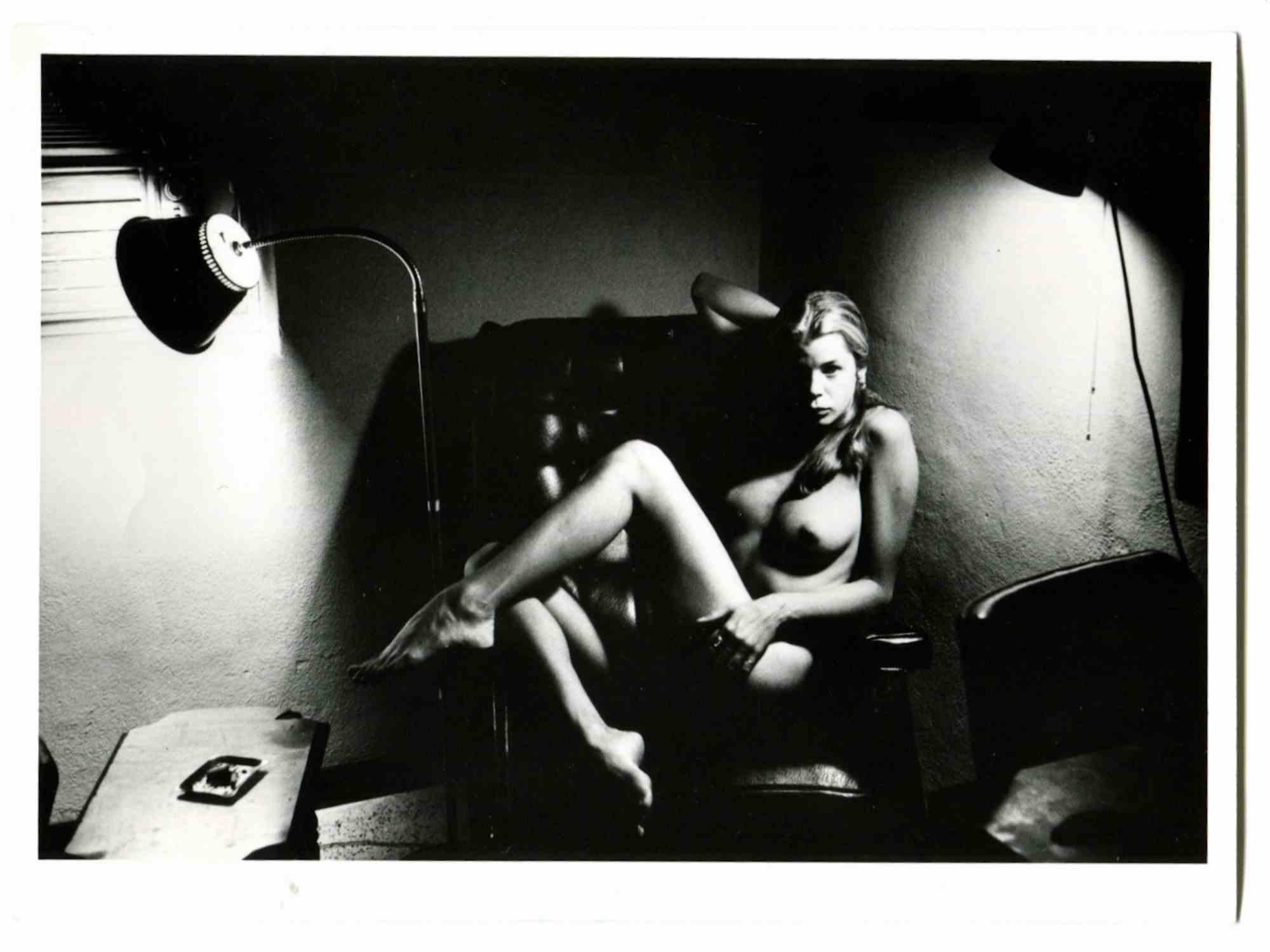 Kristine DeBell ist ein Vintage-Foto, das von Helmut Newton in den 1970er Jahren realisiert wurde.

Das Kunstwerk stellt ein Modemodell und eine Schauspielerin in den 1970er Jahren dar.