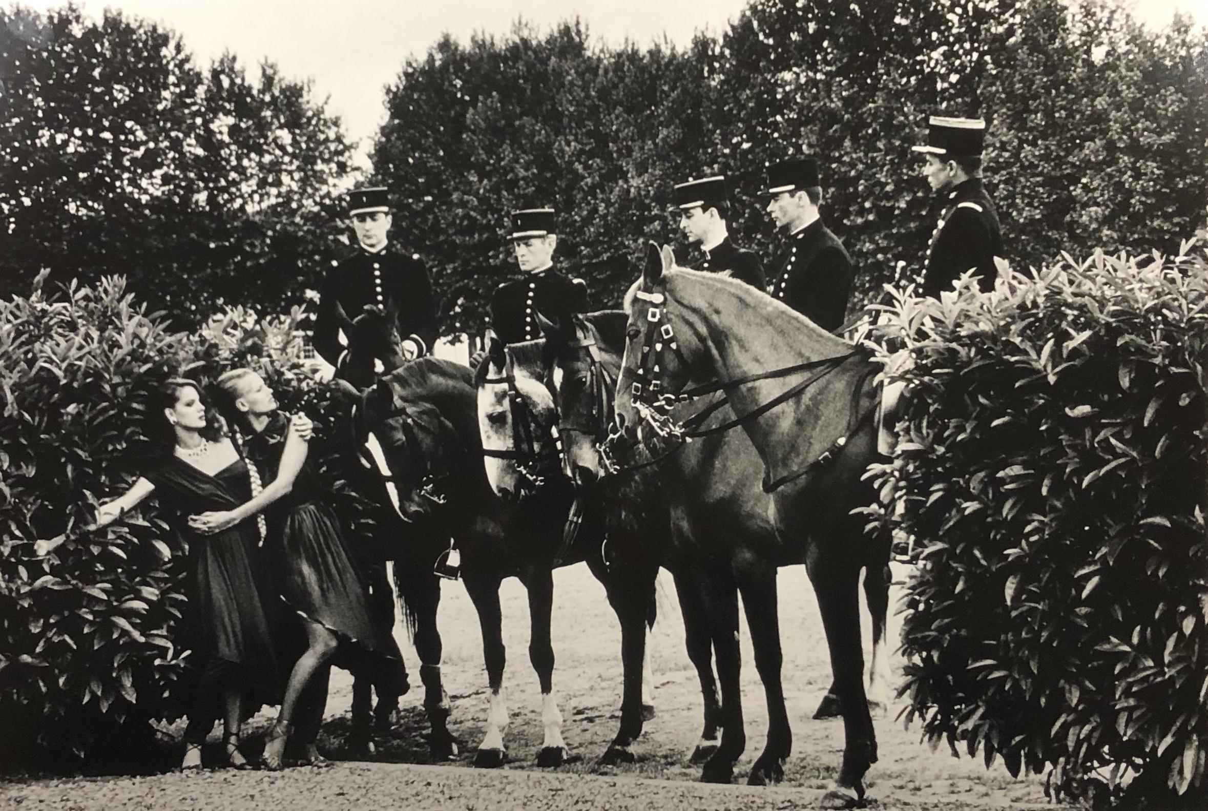 In ‘Le Cadre Noir de Saumur’, Helmut Newton is at his candid best, creating suggestive narratives that play on the imagination of the voyeur. Taken at France’s military riding ground Le Cadre Noir, one of the most prestigious riding schools in the