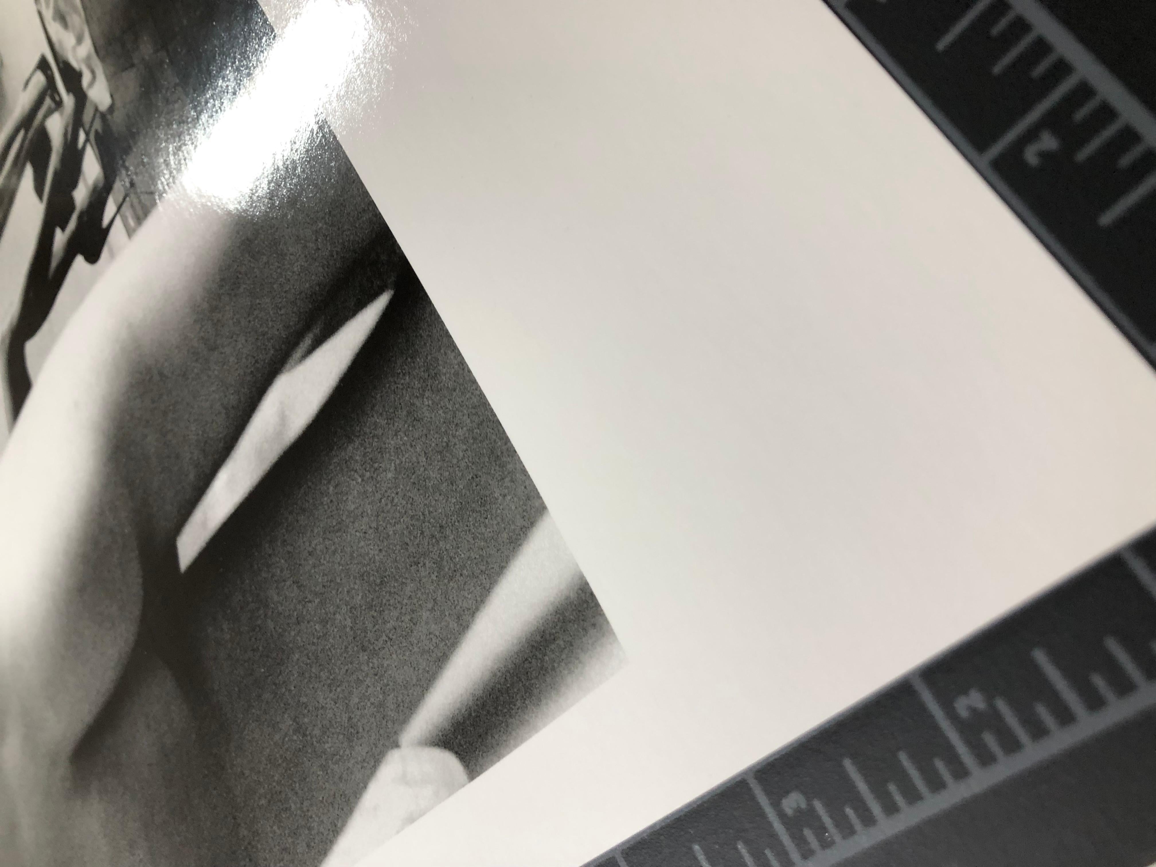 „Selbstporträt mit Modell und Ehefrau“ Original-Silber-Gelatinedruck von Helmut Newton 6