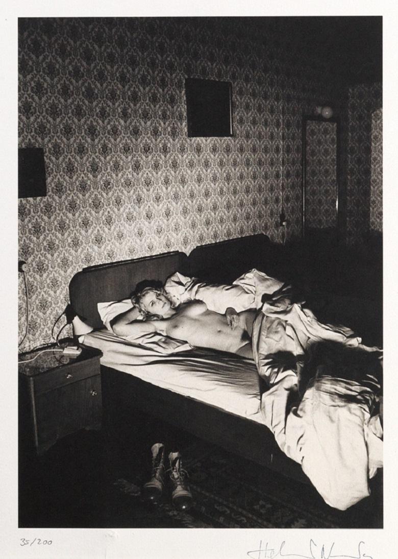 Ohne Titel (Akt auf Bett)