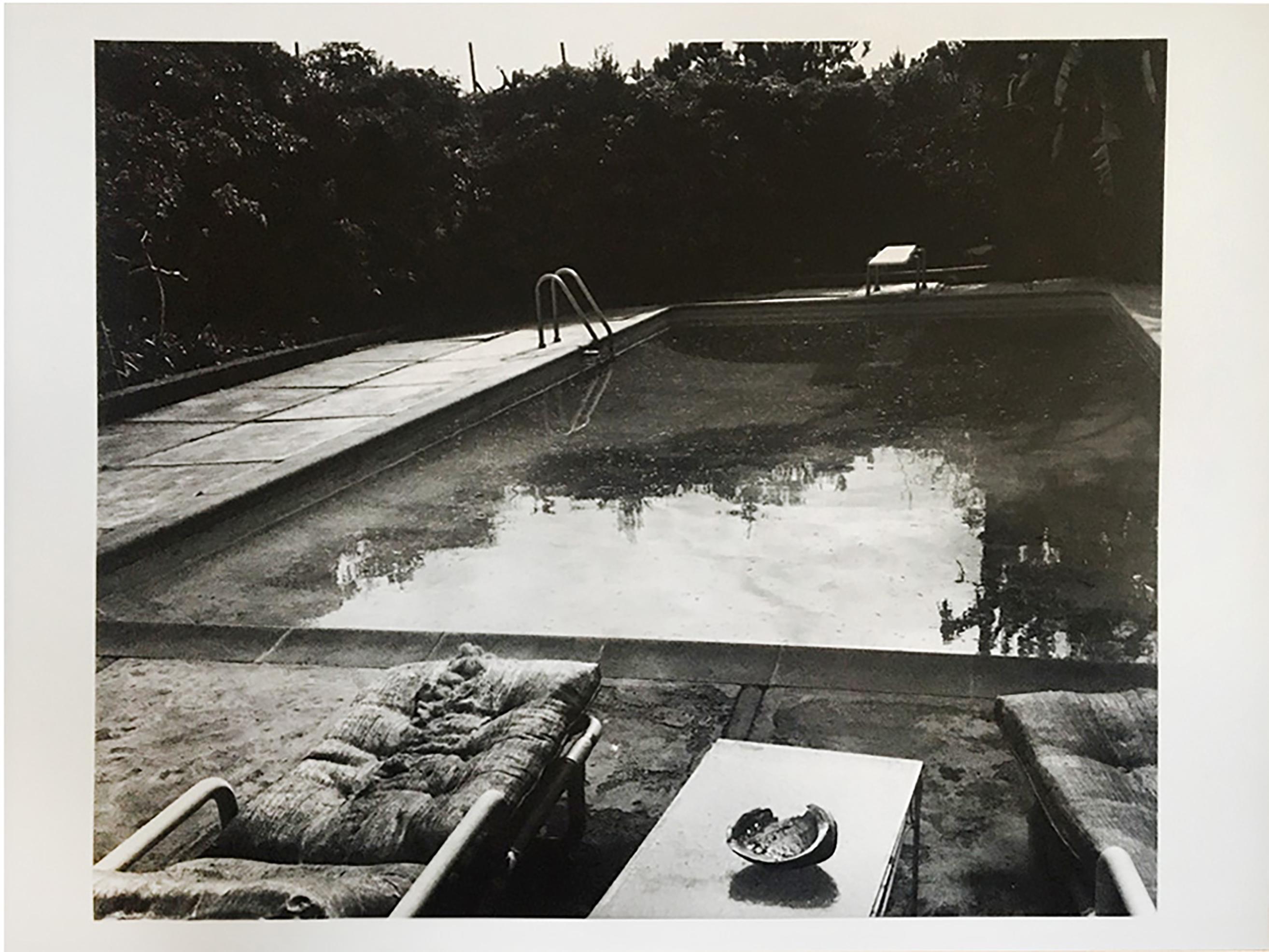 Photo de la piscine de la maison de Beverly Hills - Photograph de Helmut Newton