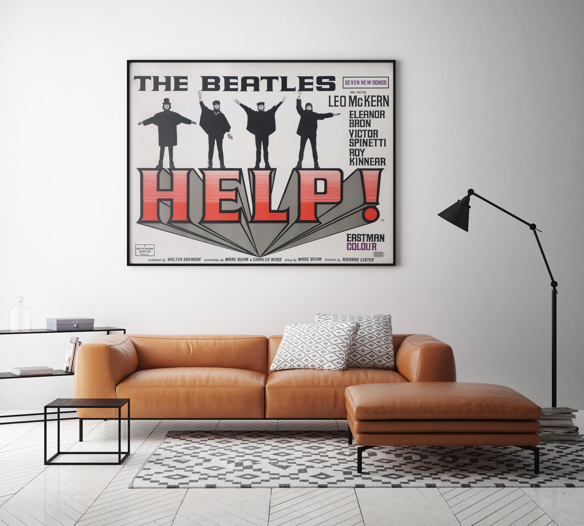 Rare affiche de film britannique pour le deuxième film des Beatles, Help !
Avec la photographie emblématique du sémaphore par Robert Freeman. 

Nettoyés, désacidifiés et doublés de lin par des professionnels.  Taille du poster 30 x 40 pouces (31 x