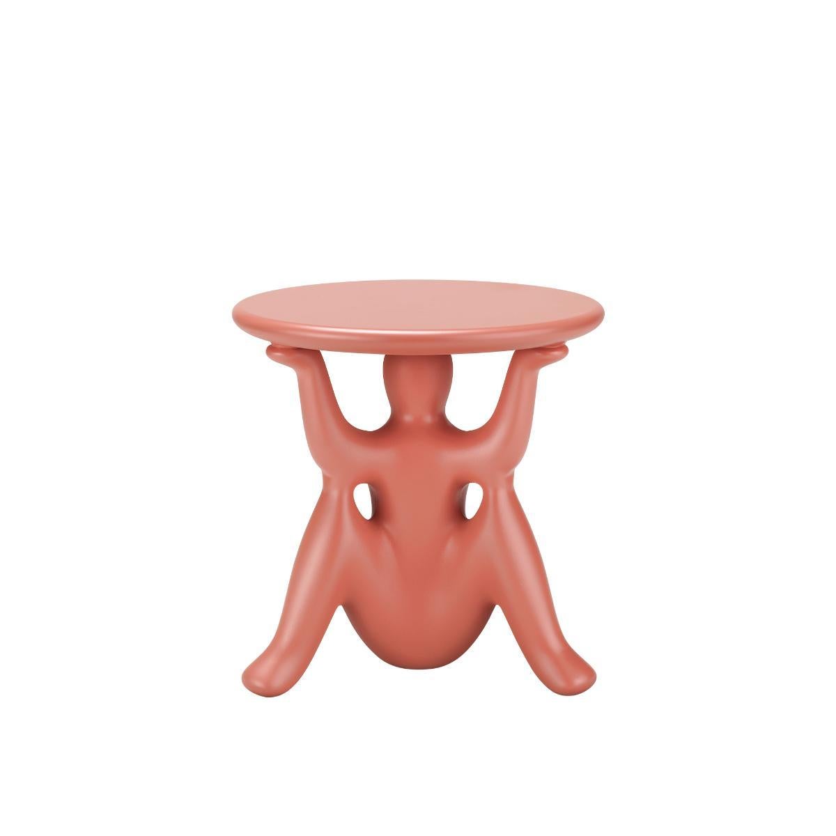 Mesa auxiliar Helpyourself de polietileno reciclable color terracota de Philippe Starck