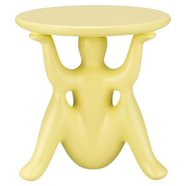 Mesa auxiliar Helpyourself de polietileno reciclable amarillo de Philippe Starck