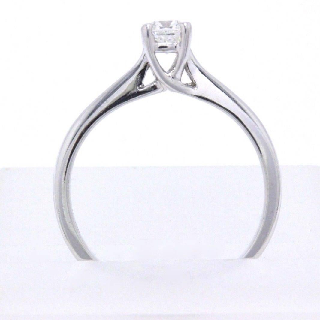 Women's Helzberg Ideal Square Diamond Ring 0.45 Carat H VS2 18 Karat White Gold For Sale