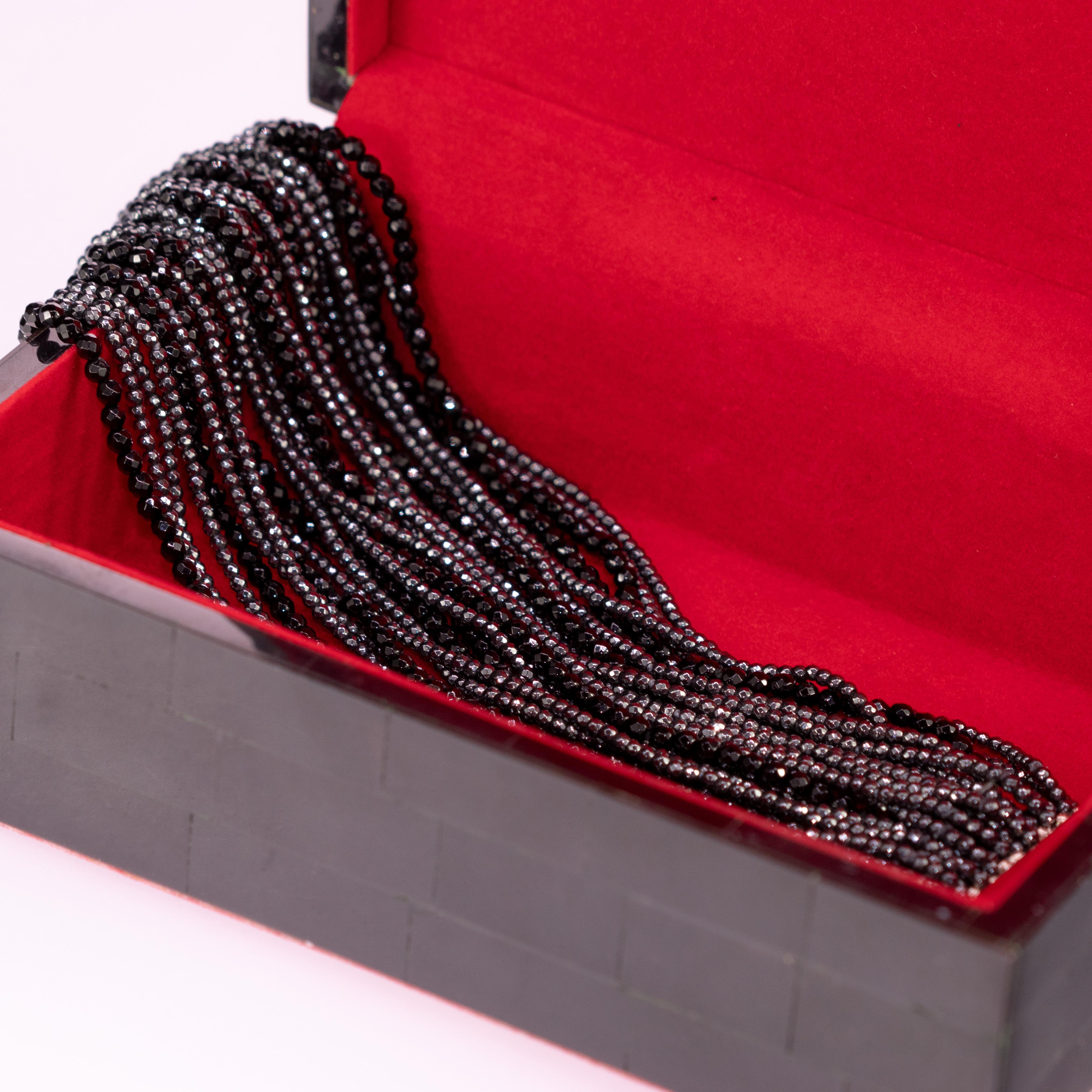 Hematite Agate 925 Sterling Silver 25 Row Multi Strand Modern Beads Bracelet In New Condition In Milano, IT