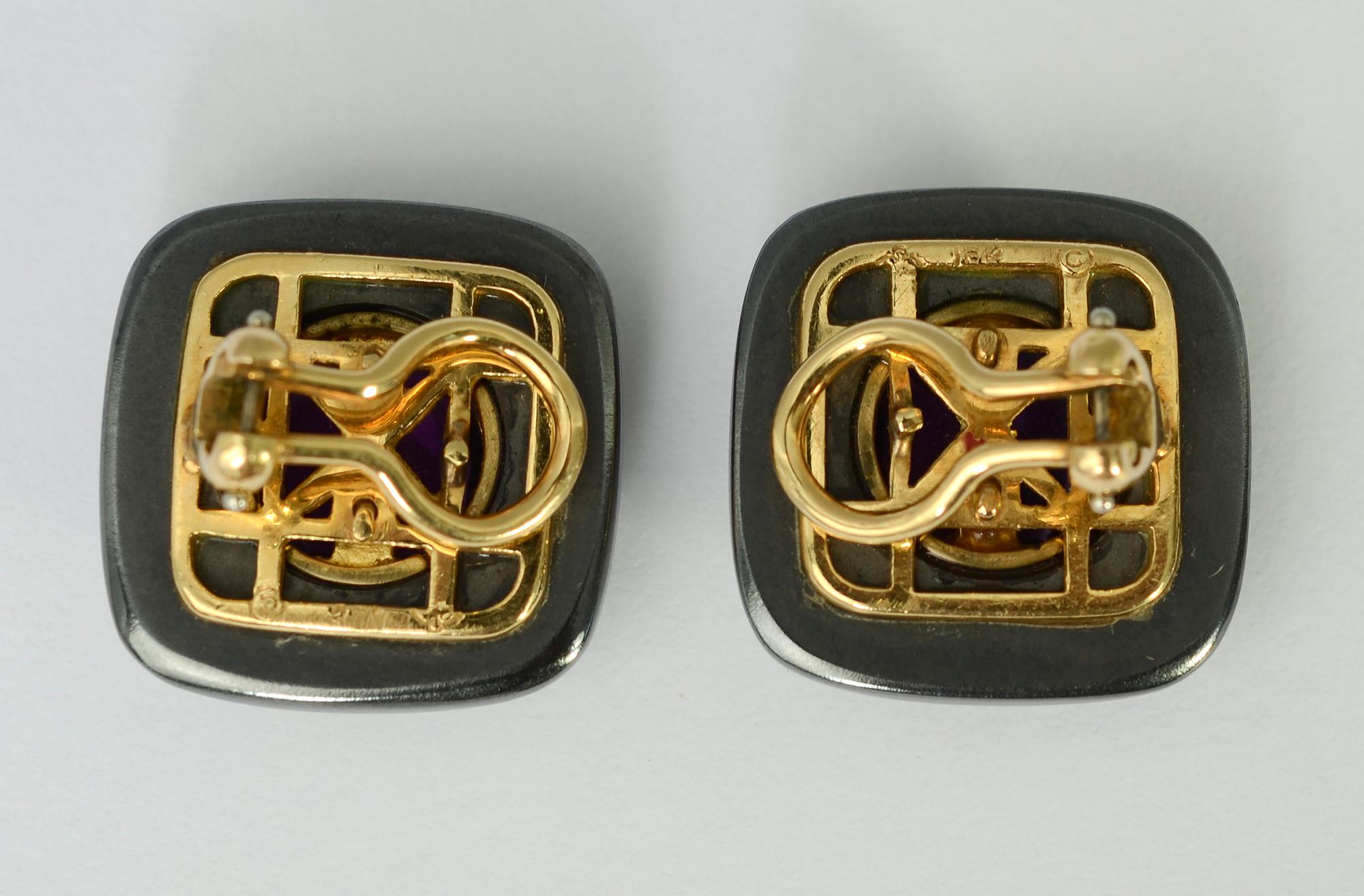 Hematite and Amethyst Gold Earrings In Excellent Condition In Darnestown, MD