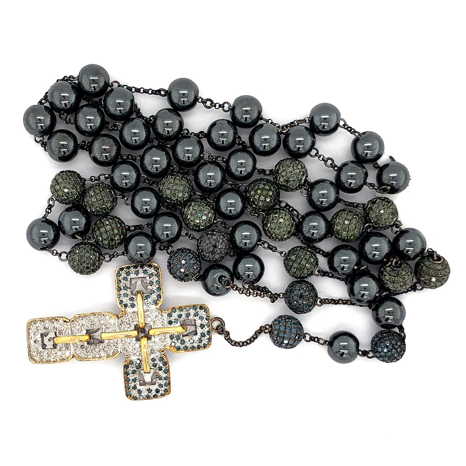 Taille mixte Collier de perles en forme de boule en hématite et pavé de diamants avec pendentif croix en or et argent en vente