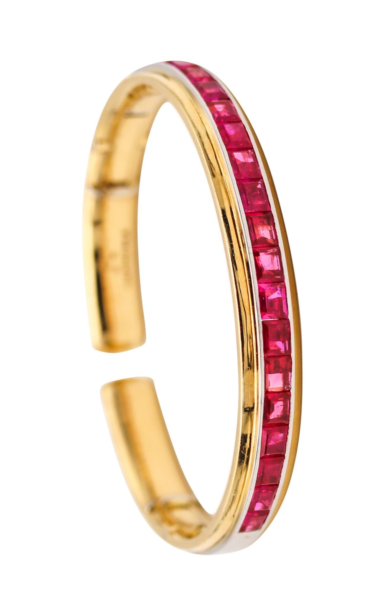 Hemmerle Bangle Bracelet In 18Kt Gold And Platinum With 22.65 Ctw Red Rubies For Sale