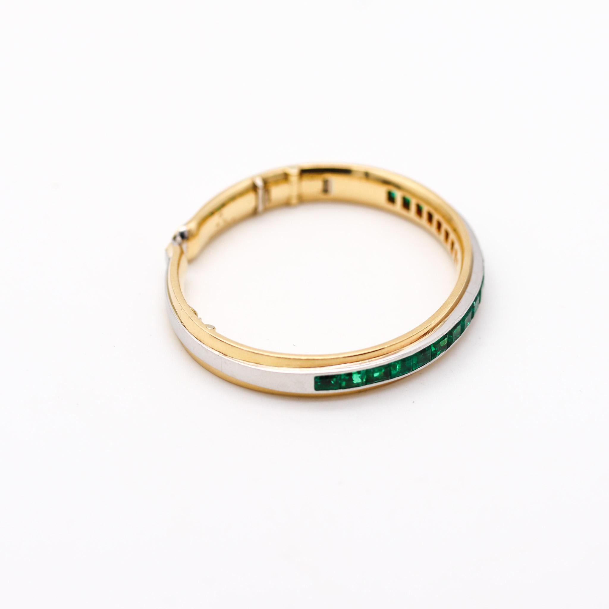 Emerald Cut Hemmerle Bangle Bracelet In 18Kt Gold Platinum With 16.36 Ctw Colombian Emeralds For Sale