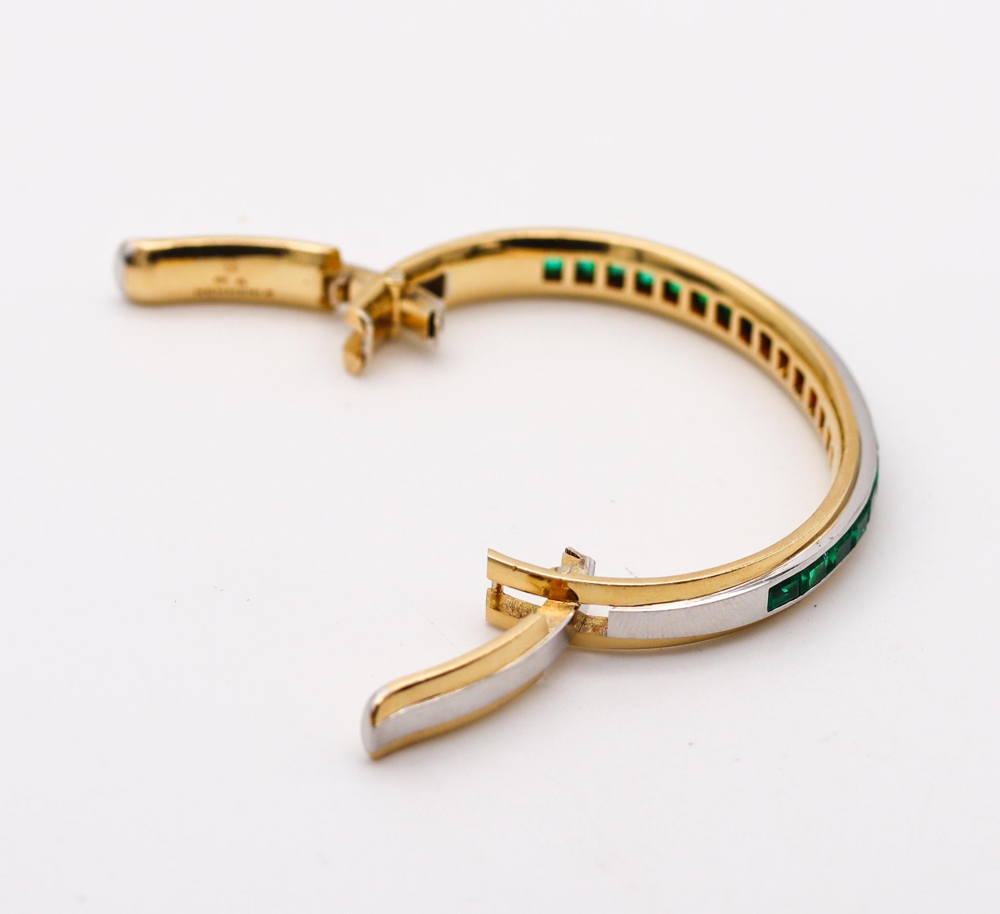 Hemmerle Bangle Bracelet In 18Kt Gold Platinum With 16.36 Ctw Colombian Emeralds In Excellent Condition For Sale In Miami, FL