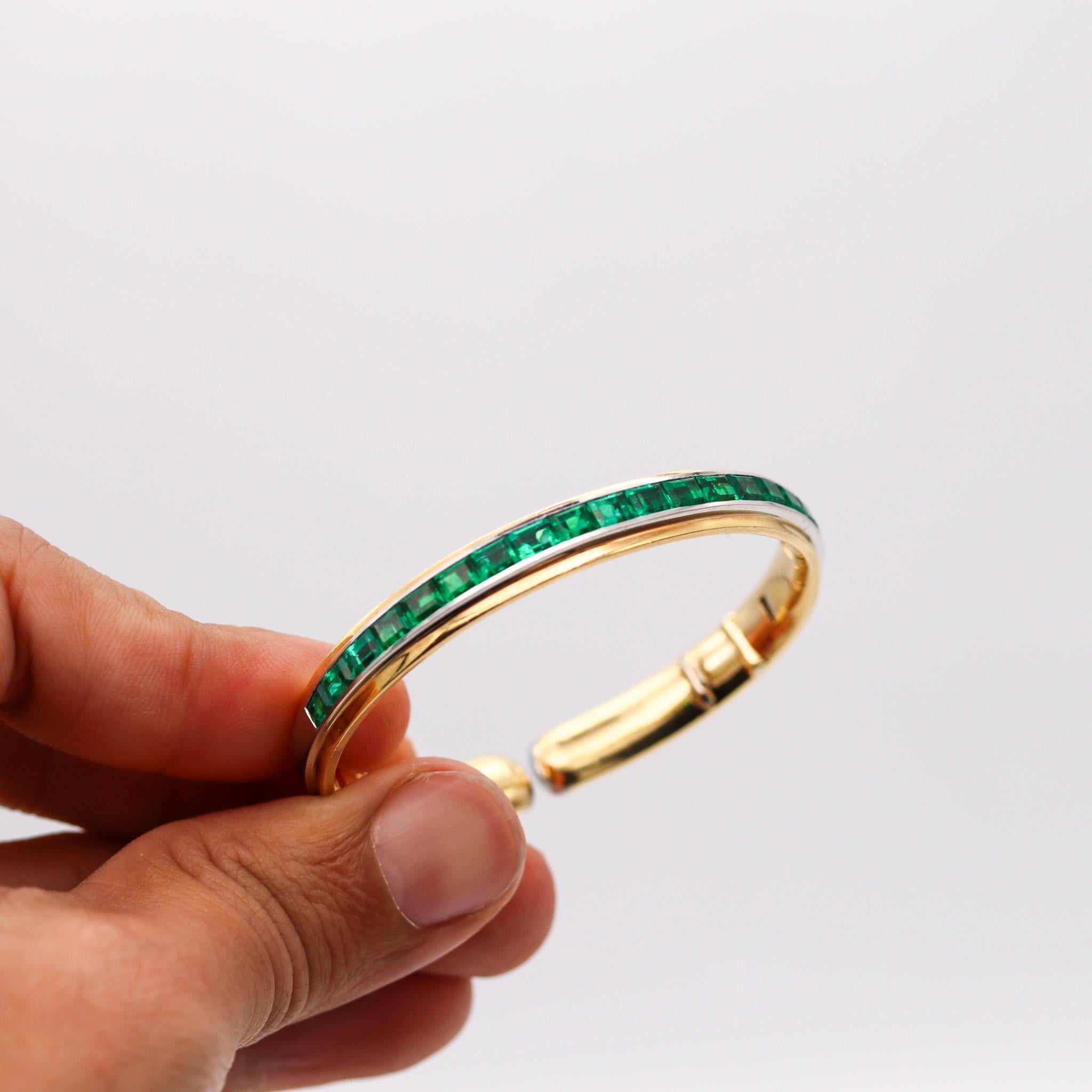 Women's or Men's Hemmerle Bangle Bracelet In 18Kt Gold Platinum With 16.36 Ctw Colombian Emeralds For Sale