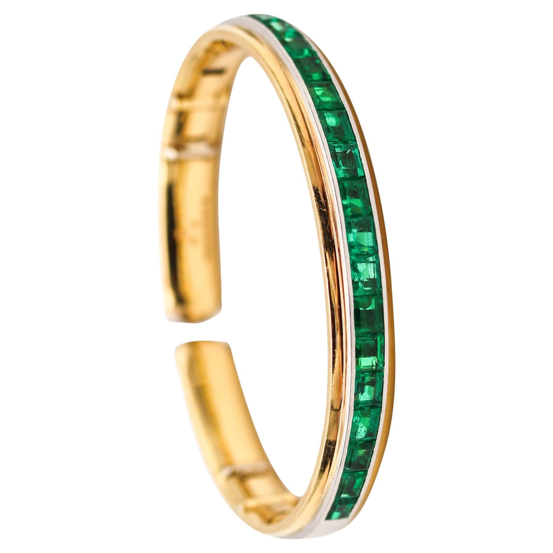 Hemmerle Bangle Bracelet In 18Kt Gold Platinum With 16.36 Ctw Colombian Emeralds For Sale