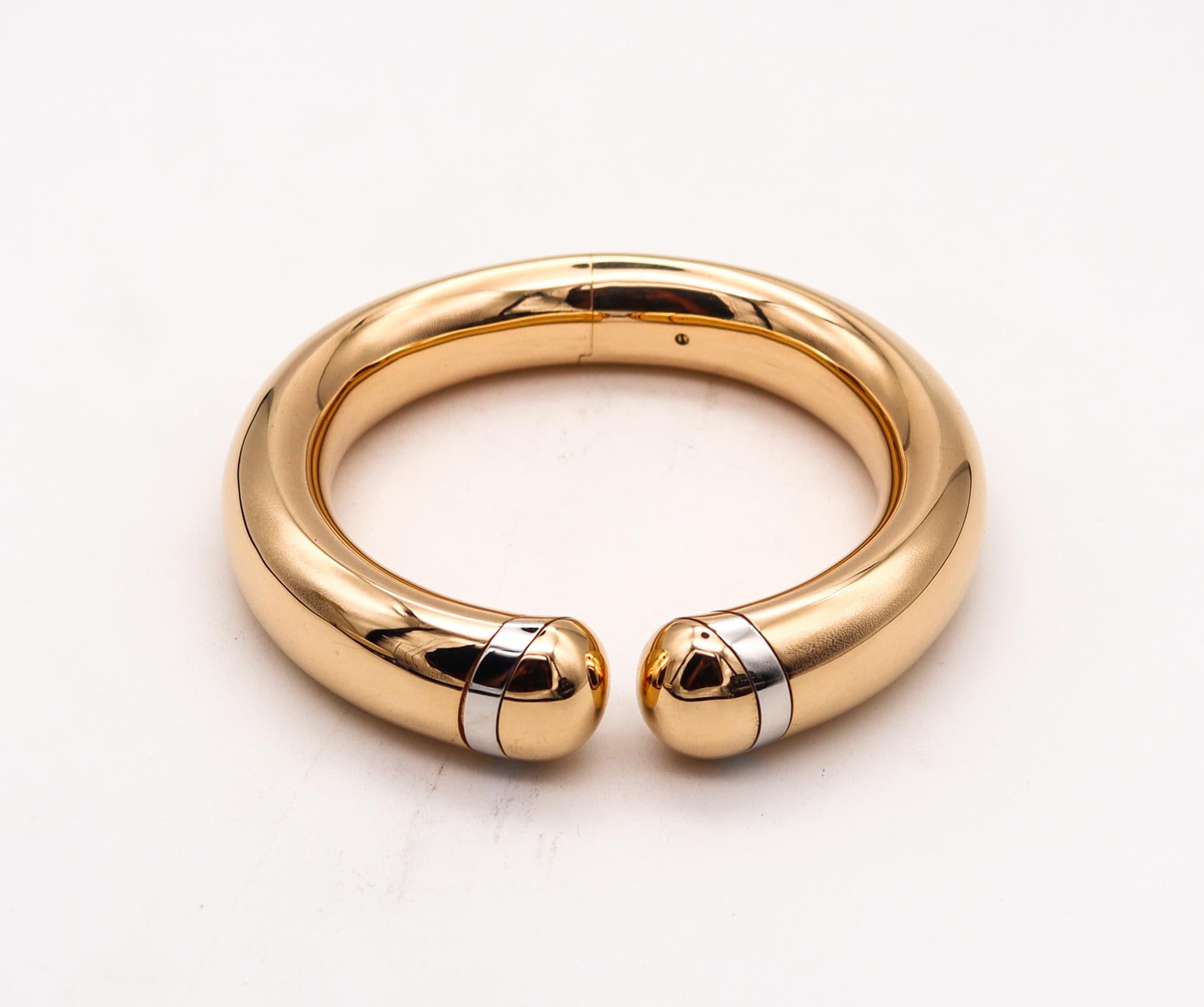Geometrisches Minimalismus-Manschettenarmband aus 18 Karat Gold und Platin von Hemmerle München im Zustand „Hervorragend“ in Miami, FL