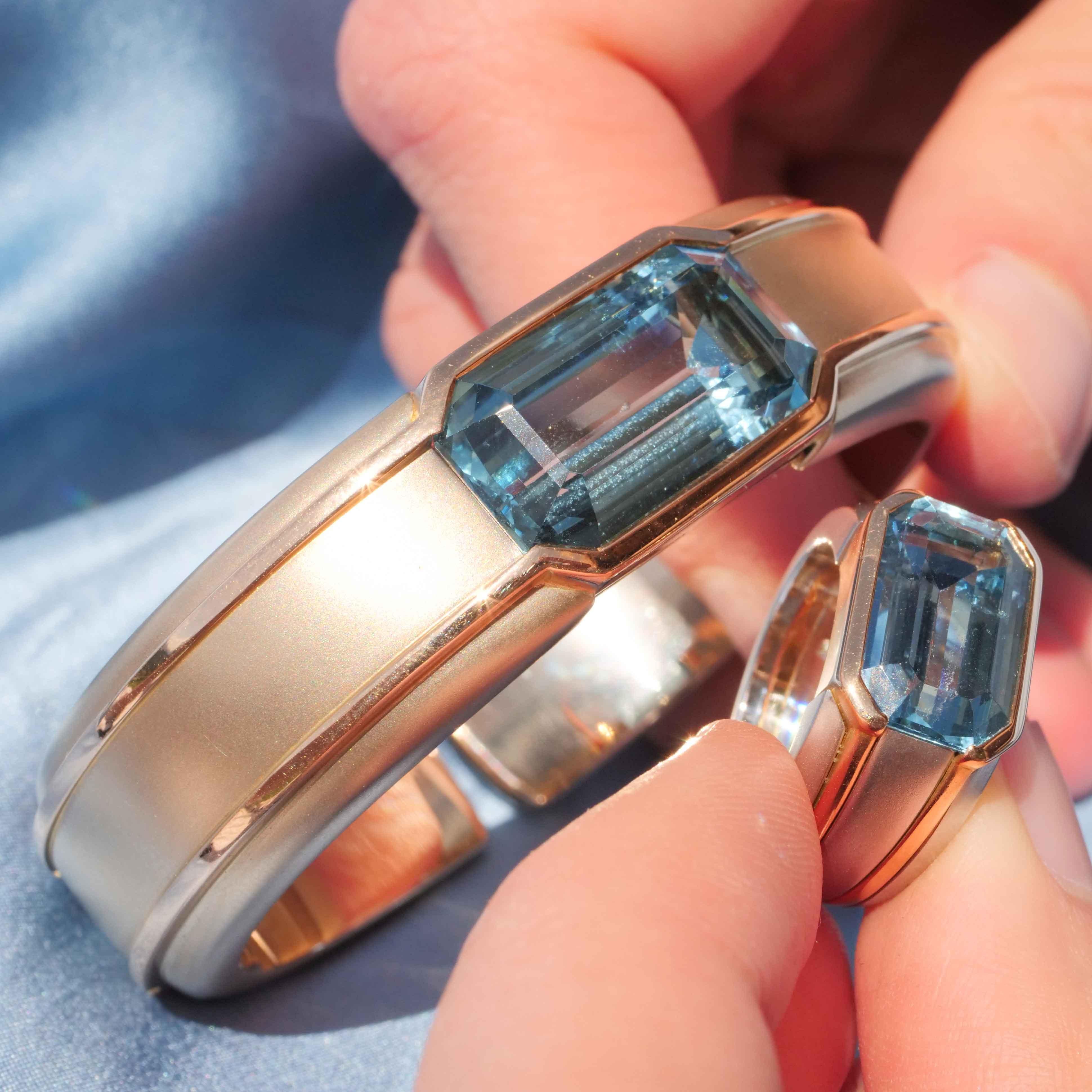 Modern Hemmerle Munich Bracelet and Ring and 25 ct Santa Maria Color precious Aquamarin For Sale