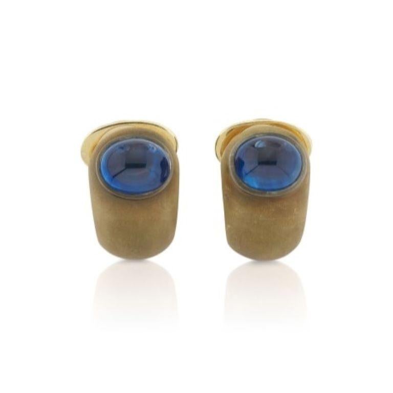 Hemmerle Sapphire Earrings

Pair of cabochon sapphire earrings set in a brushed gold mount

Stamped with Hemmerle hallmark 

Back Type: Clip on

Approximate Measurements: 1