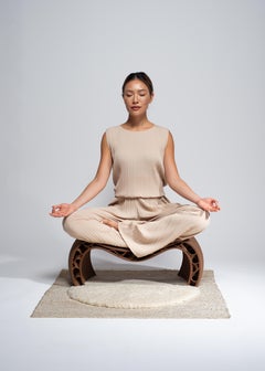 HEMPLA is a Meditation Set made of 3Dprinted Hemp with a handwoven hemp-wool rug