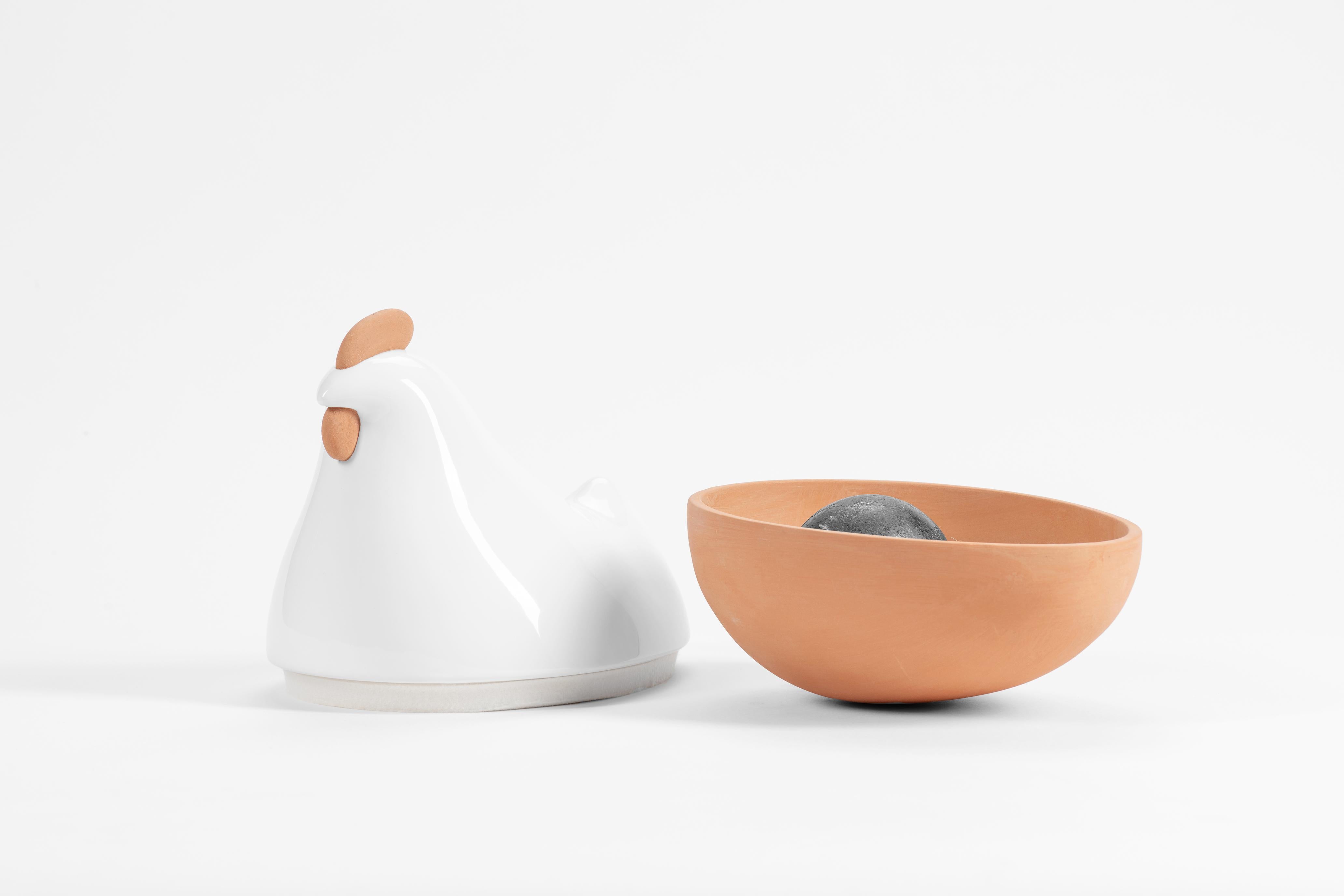 Modern Hen in Perpetual Motion, Ceramic Pop Art, White, Handmade in Italy, 2022 For Sale