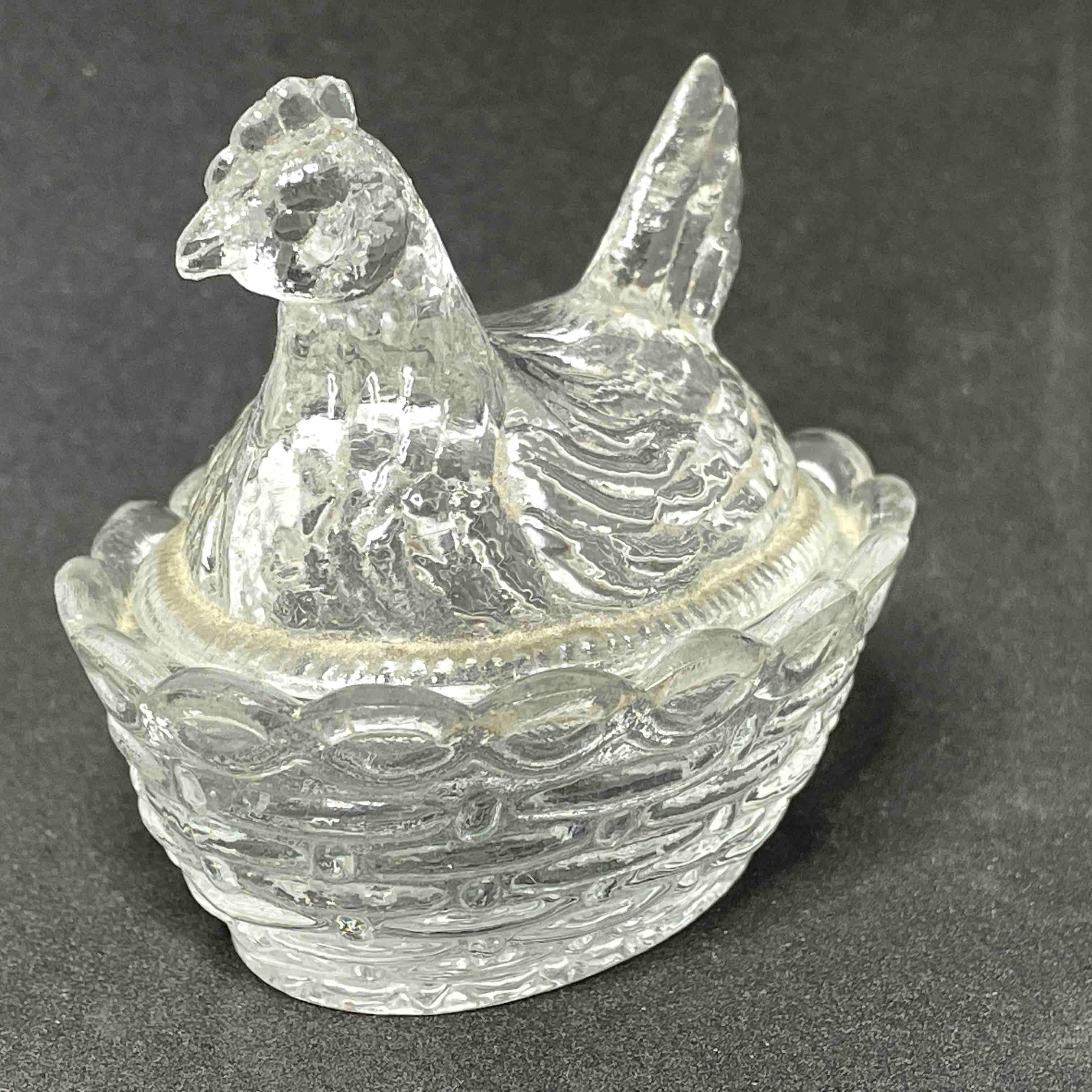   Hen on Nest Tureen Doll House Accessory Antique German, 1910s In Good Condition For Sale In Nuernberg, DE