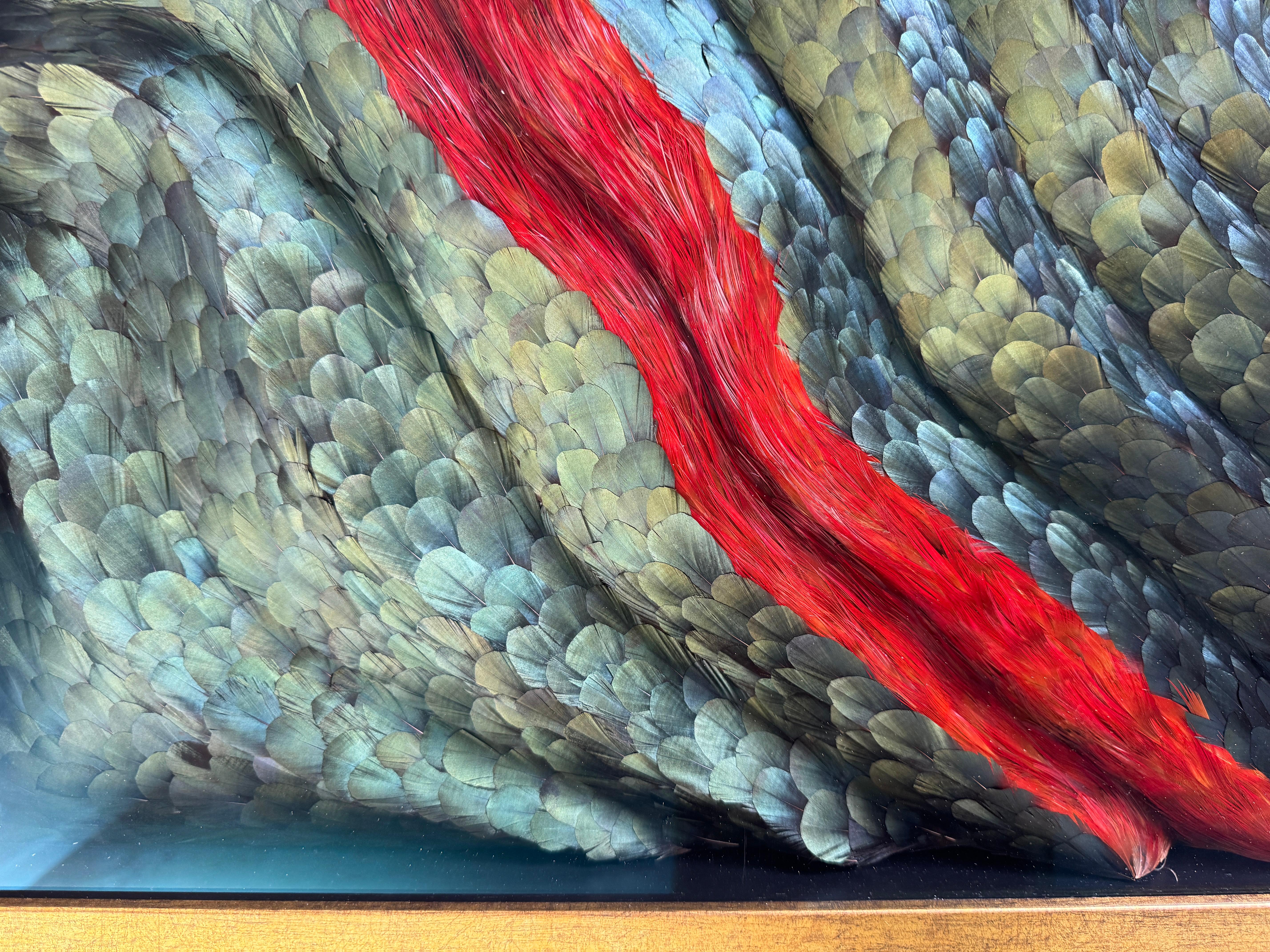 Obra de arte mural Plumas abstractas, Plumas tridimensionales rojas y verdes, 2025 en venta 6