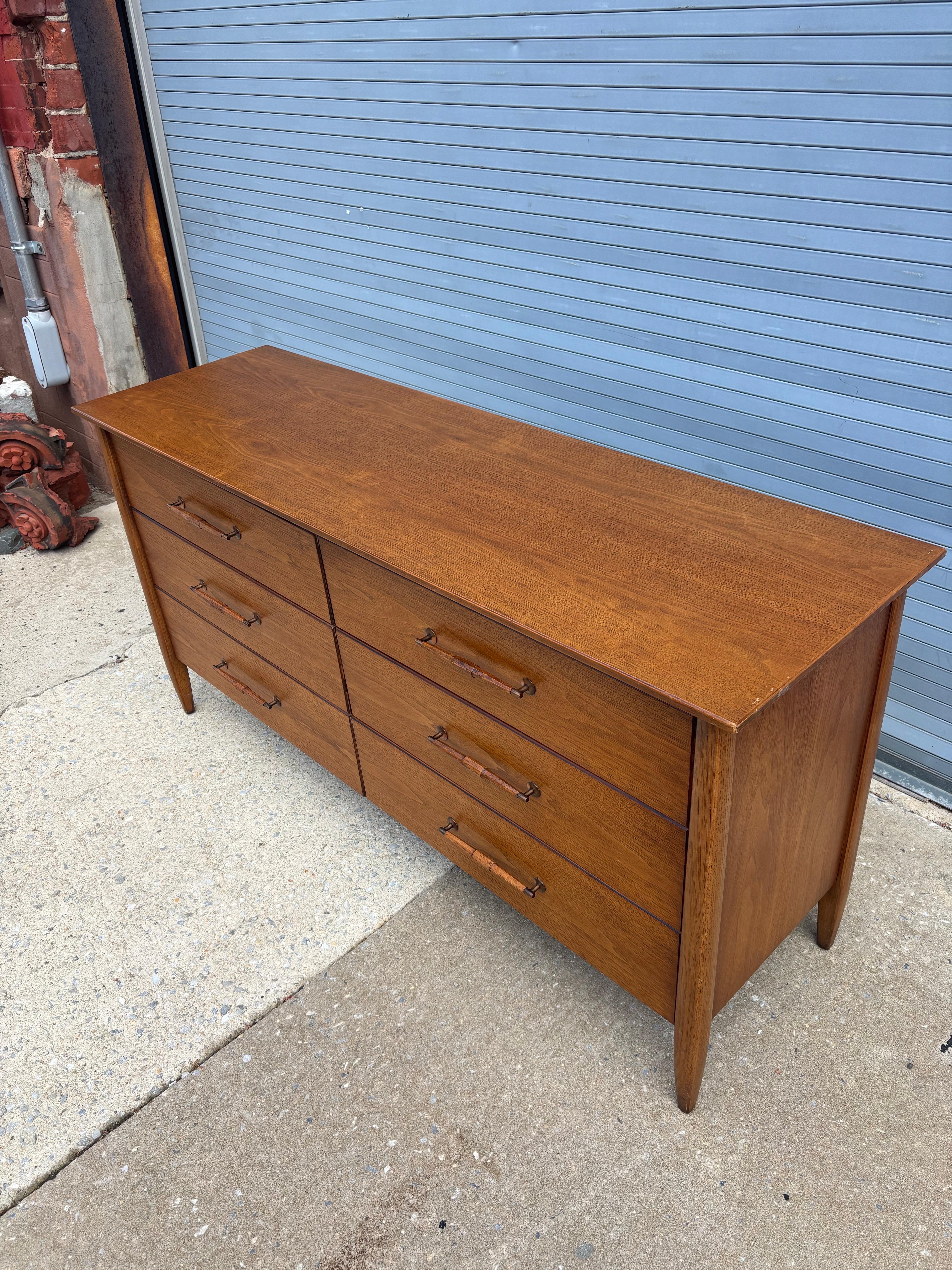 Hendredon 6 Drawer Walnut Low Dresser For Sale 1