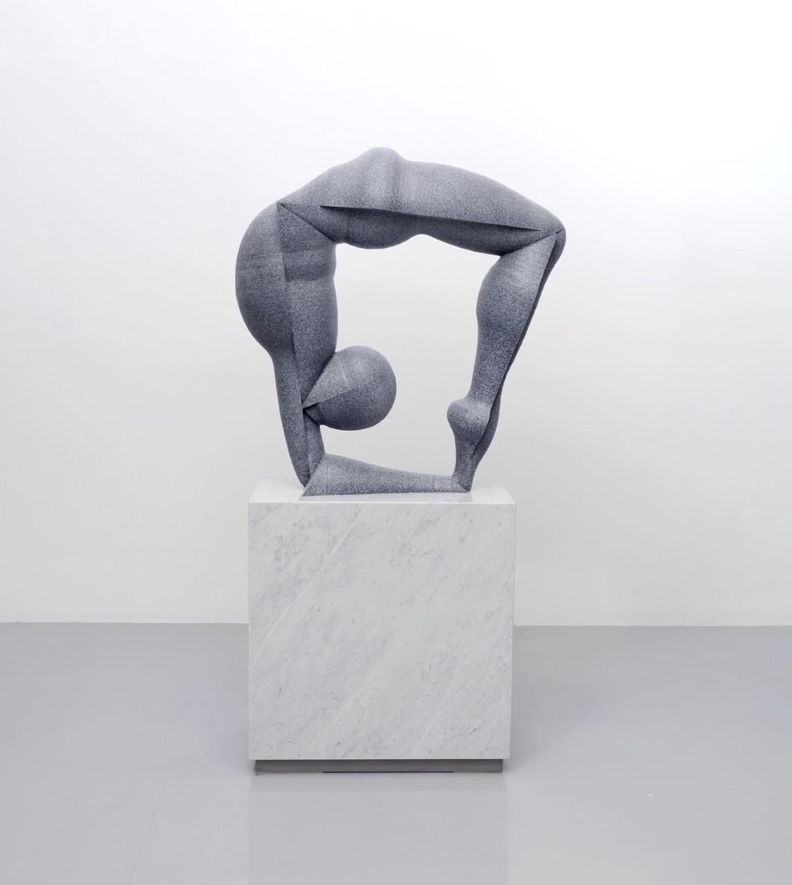 Roger Reutimann Figurative Sculpture - Perception
