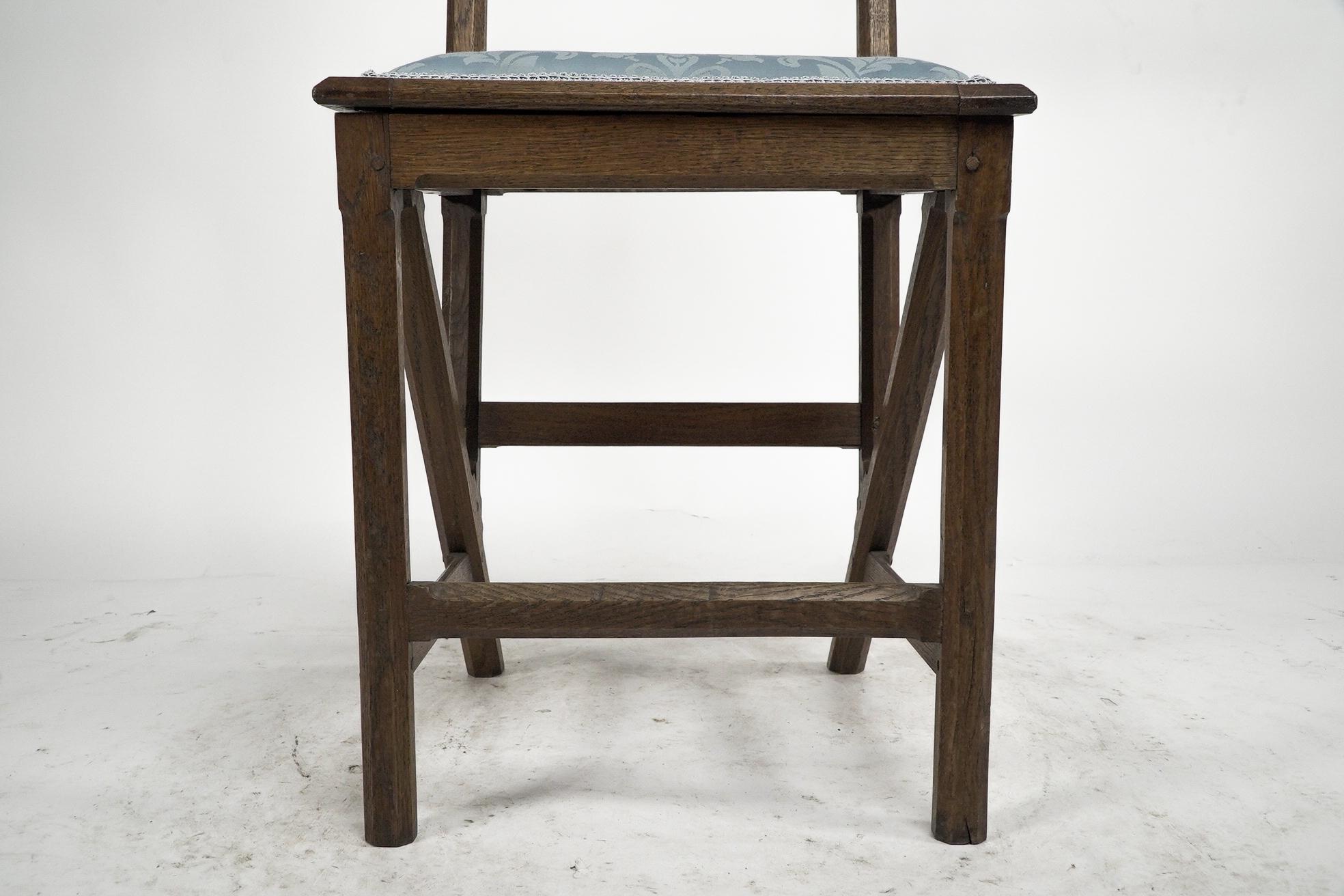 Hendrik Petrus Berlage. Dutch. A set of four Gothic Revival oak side chairs For Sale 11