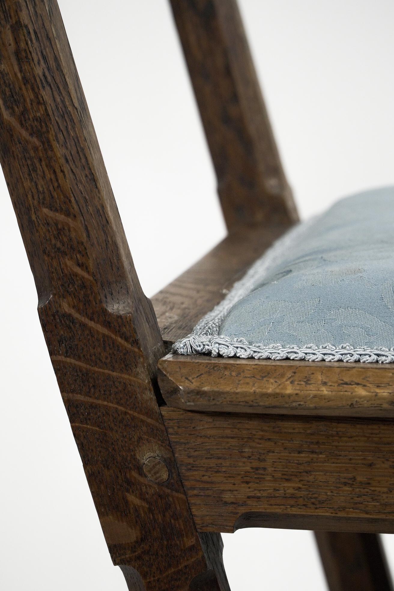 Hendrik Petrus Berlage Néerlandais. Un ensemble de quatre chaises d'appoint en chêne de style Revive gothique en vente 12