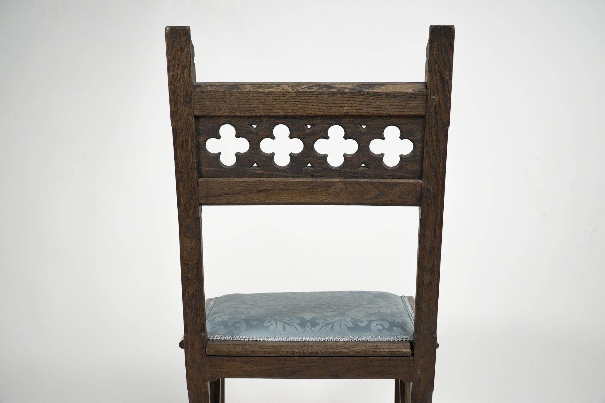 Hendrik Petrus Berlage. Dutch. A set of four Gothic Revival oak side chairs For Sale 15