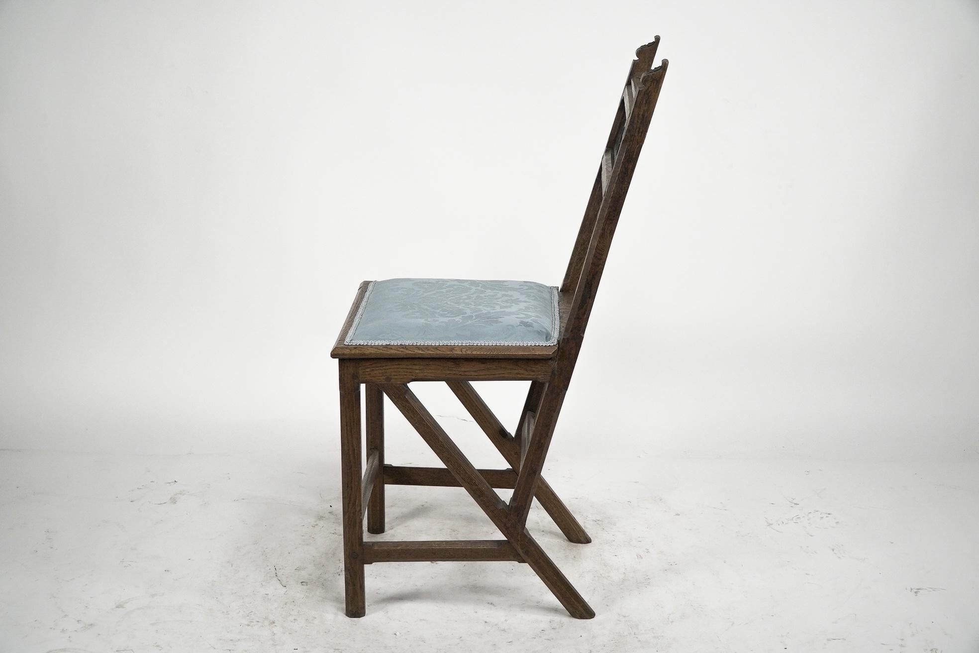 Hendrik Petrus Berlage Néerlandais. Un ensemble de quatre chaises d'appoint en chêne de style Revive gothique Bon état - En vente à London, GB