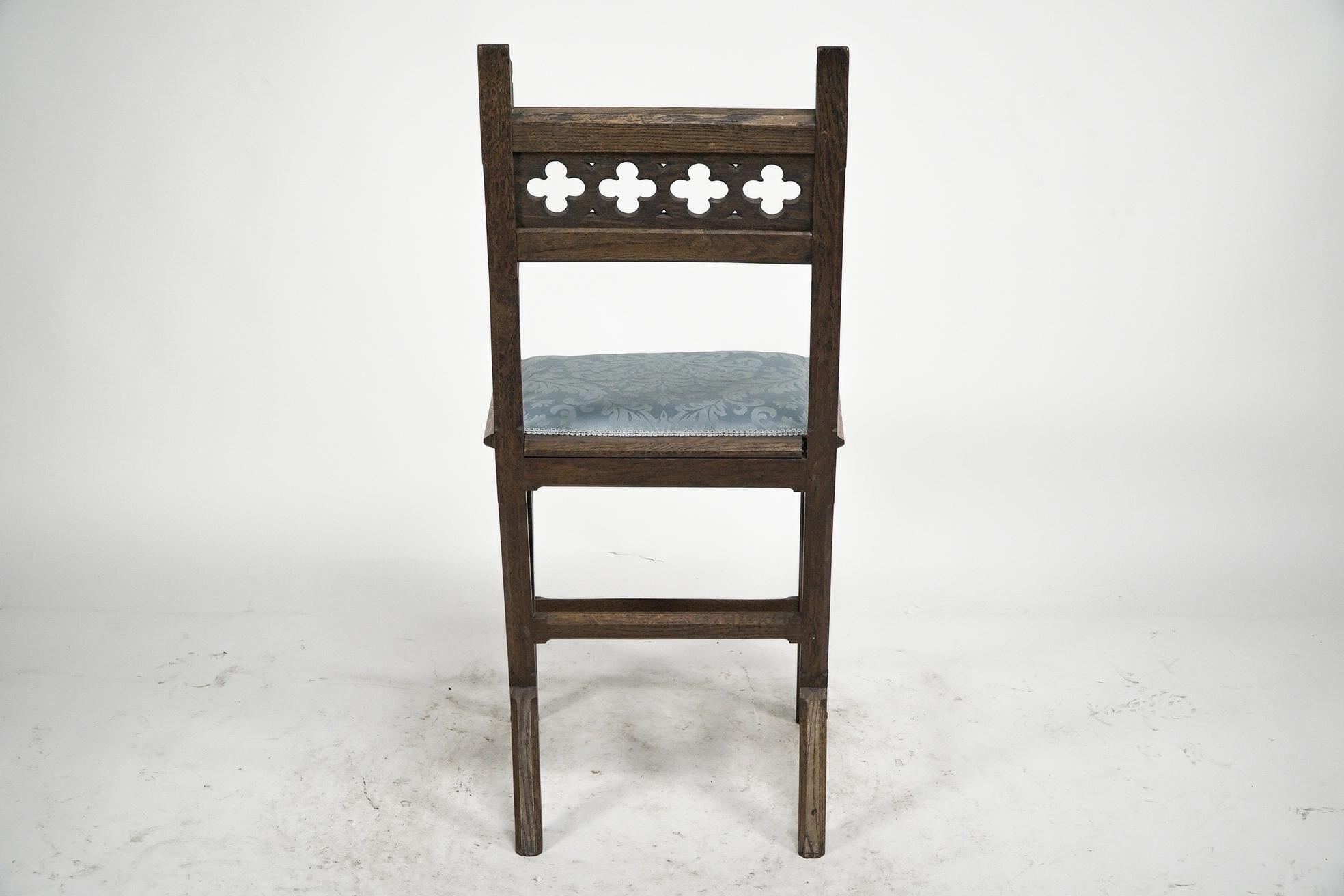 Hendrik Petrus Berlage. Dutch. A set of four Gothic Revival oak side chairs For Sale 1
