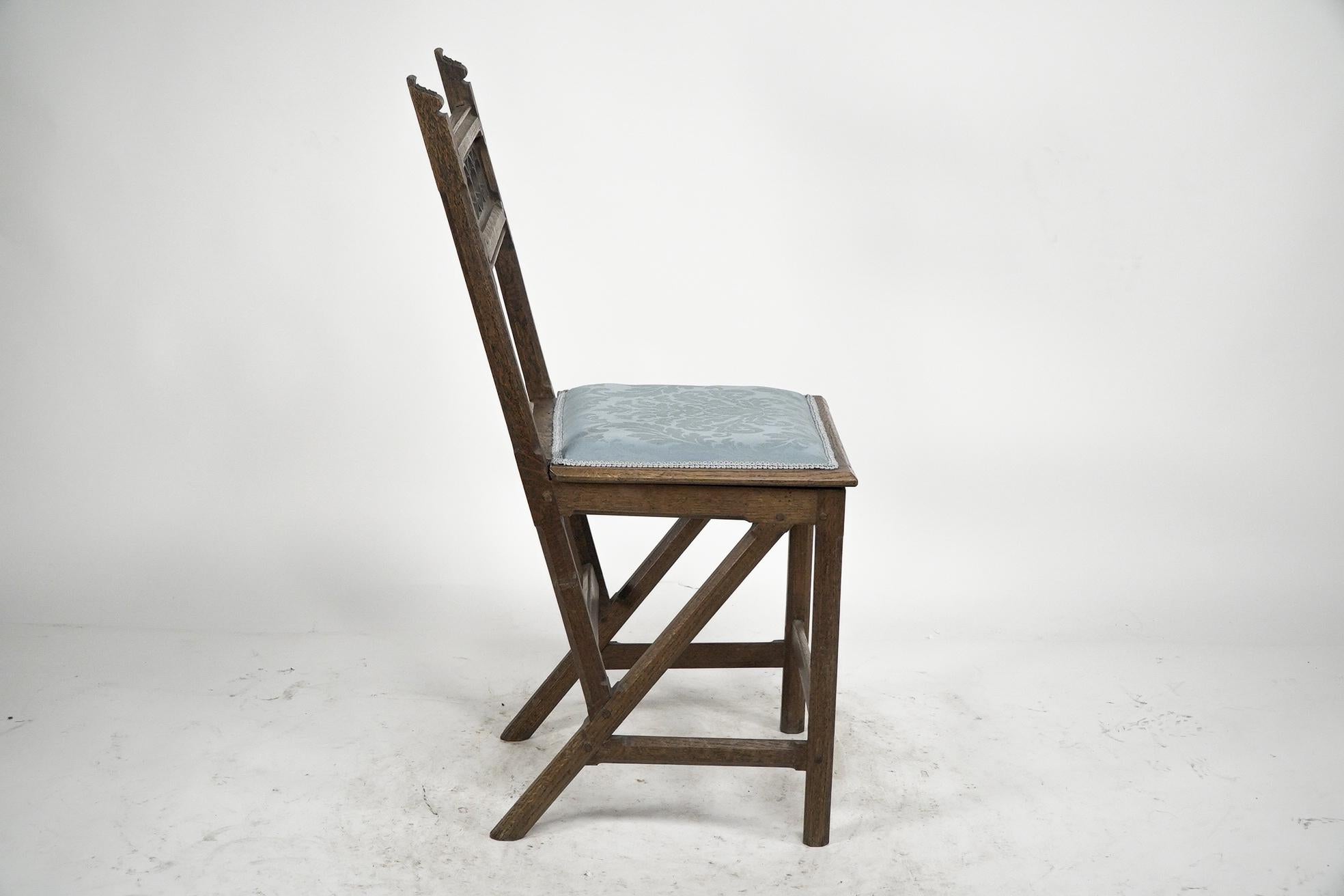 Hendrik Petrus Berlage. Dutch. A set of four Gothic Revival oak side chairs For Sale 3