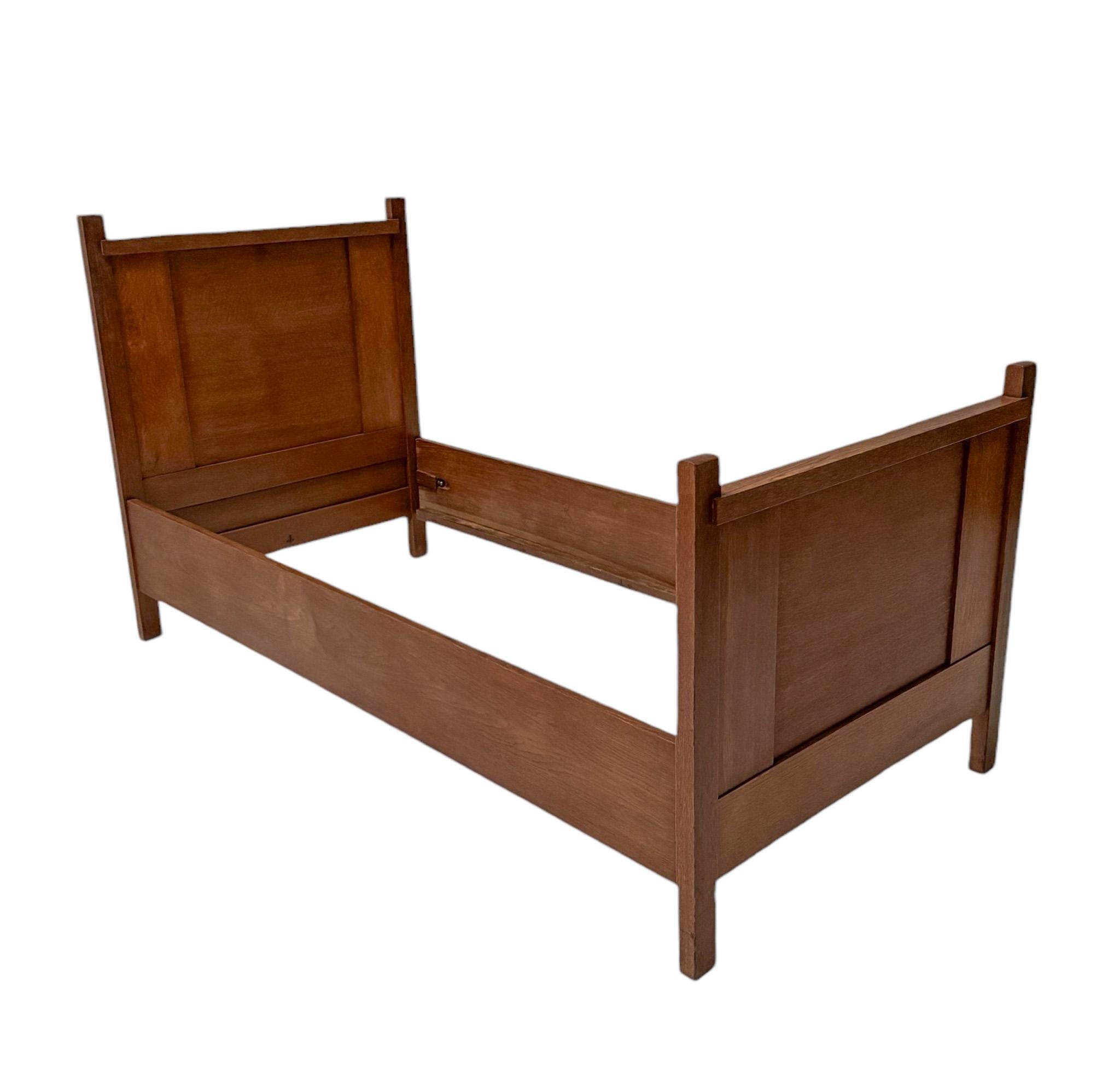 Dutch Hendrik Wouda Art Deco Modernist Single Bed for Pander, 1924 For Sale