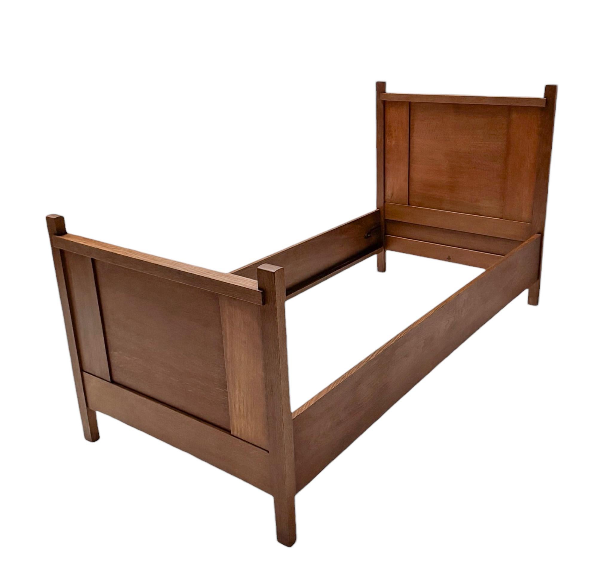 Hendrik Wouda Art Deco Modernist Single Bed for Pander, 1924 In Good Condition For Sale In Amsterdam, NL
