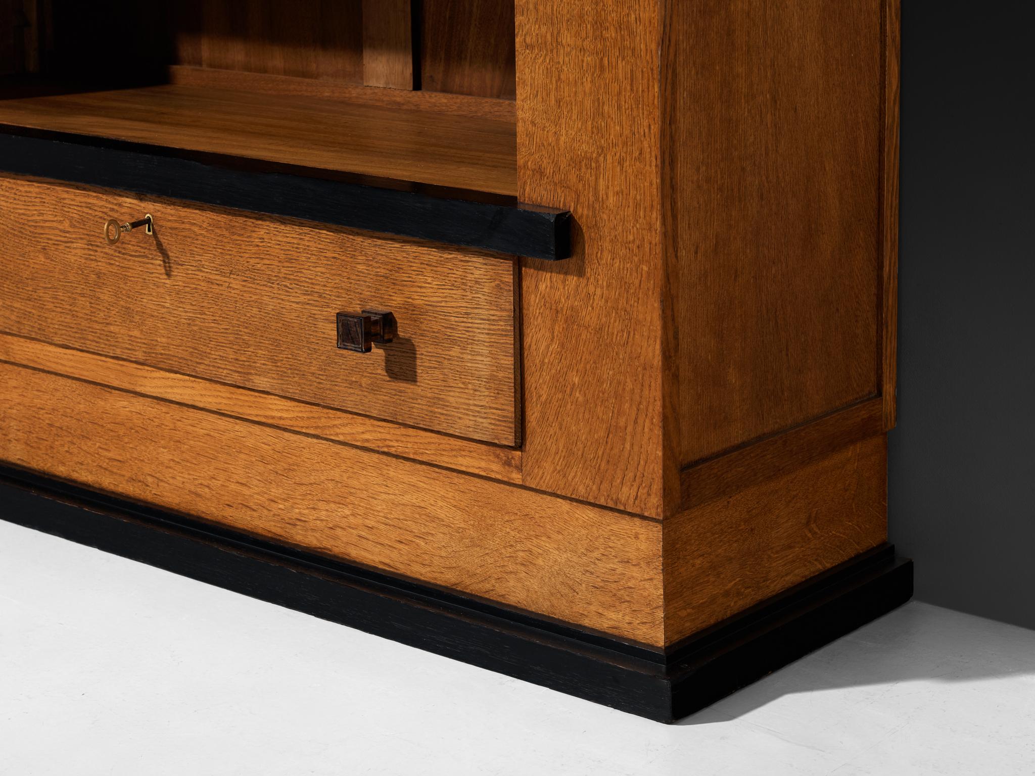 Hendrik Wouda for Pander Art Deco Bookshelf in Oak For Sale 4
