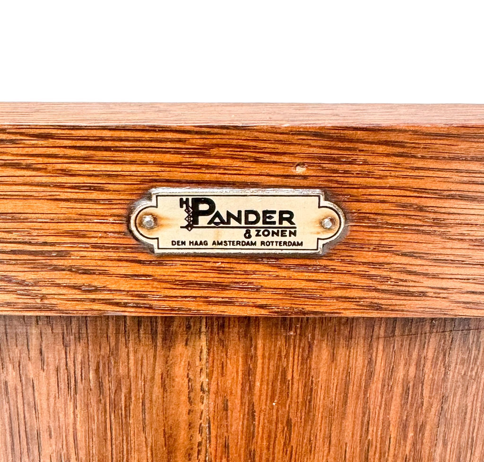Hendrik Wouda Pair of Art Deco Modernist Nightstands for Pander, 1924 7